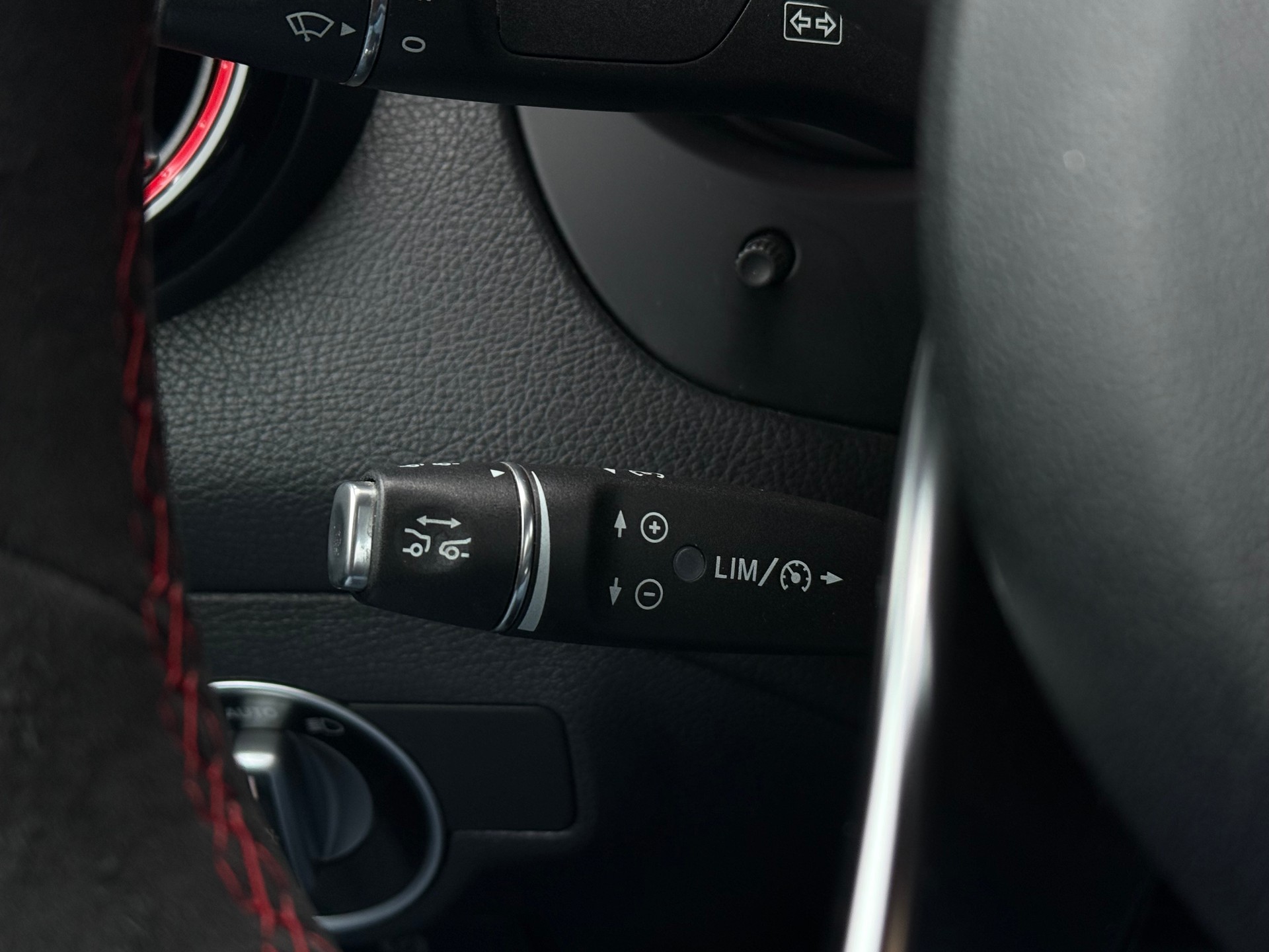 MERCEDES-BENZ CLA 45 AMG I 4x4 I 4Matic Speedshift-image-24