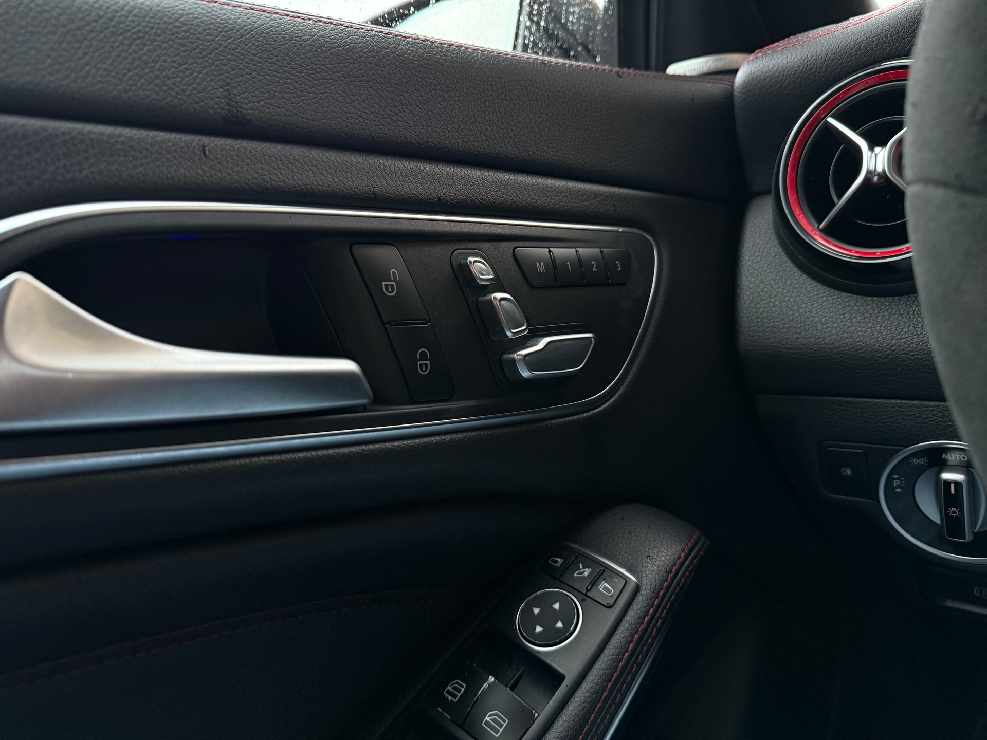 MERCEDES-BENZ CLA 45 AMG I 4x4 I 4Matic Speedshift-image-23