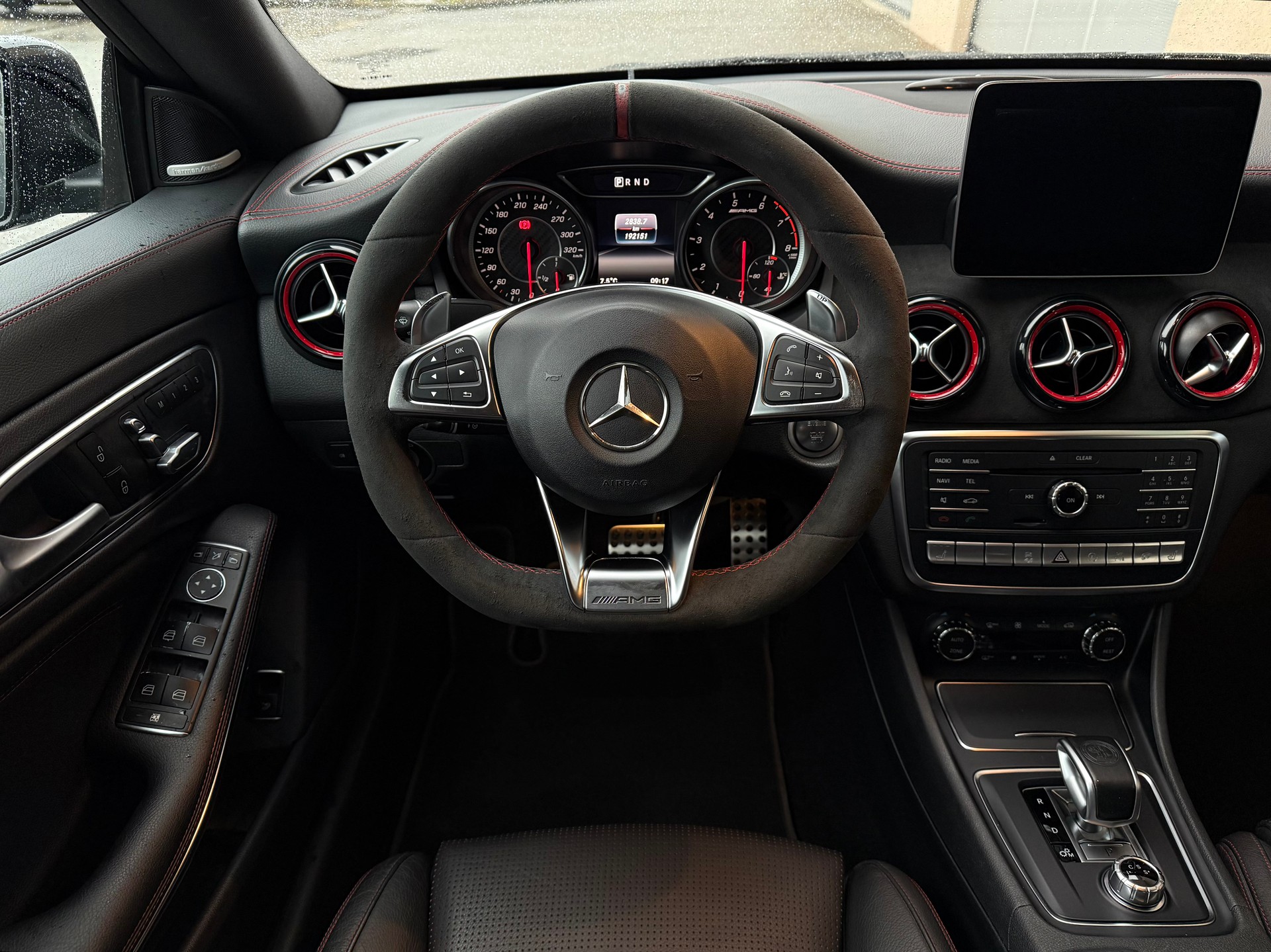 MERCEDES-BENZ CLA 45 AMG I 4x4 I 4Matic Speedshift-image-15
