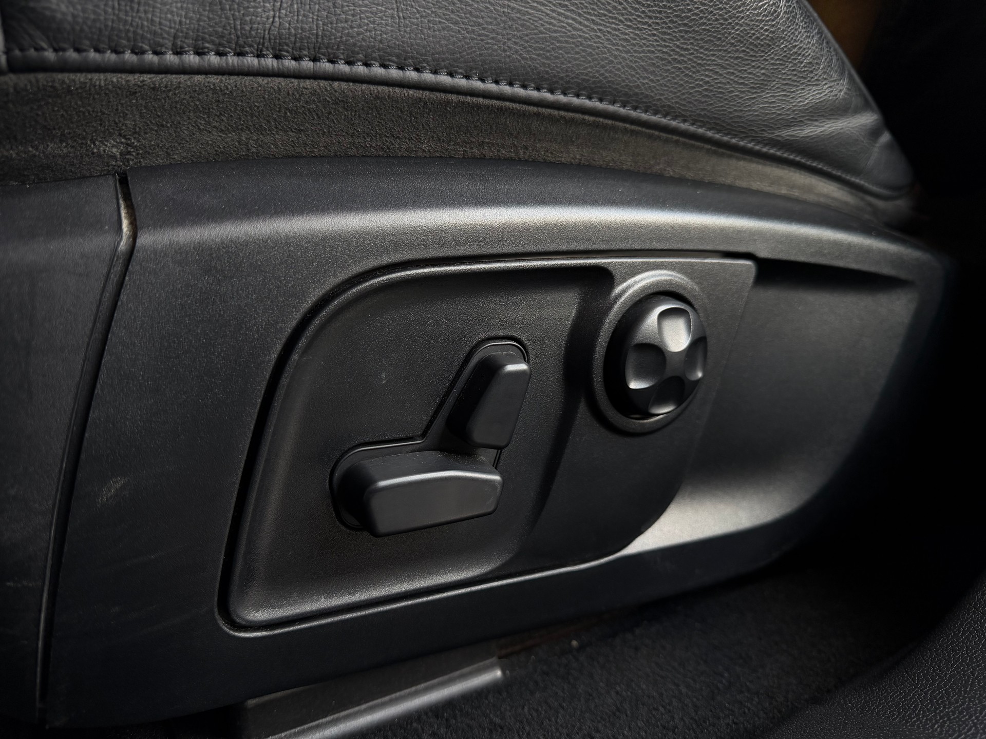 MASERATI Levante S 3.0 V6 GranSport Automatica *CH-Fahrzeug* *Crochet d'attelage*-image-14