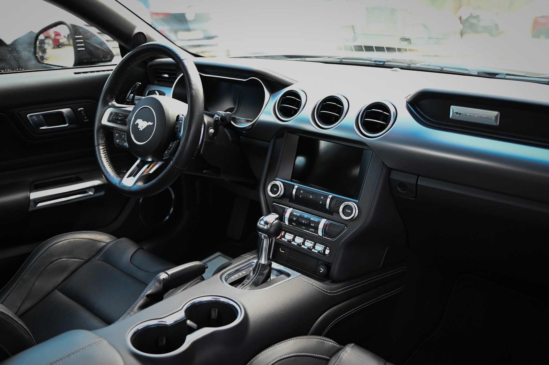 FORD Mustang Fastback 5.0 V8 GT Automat-image-1