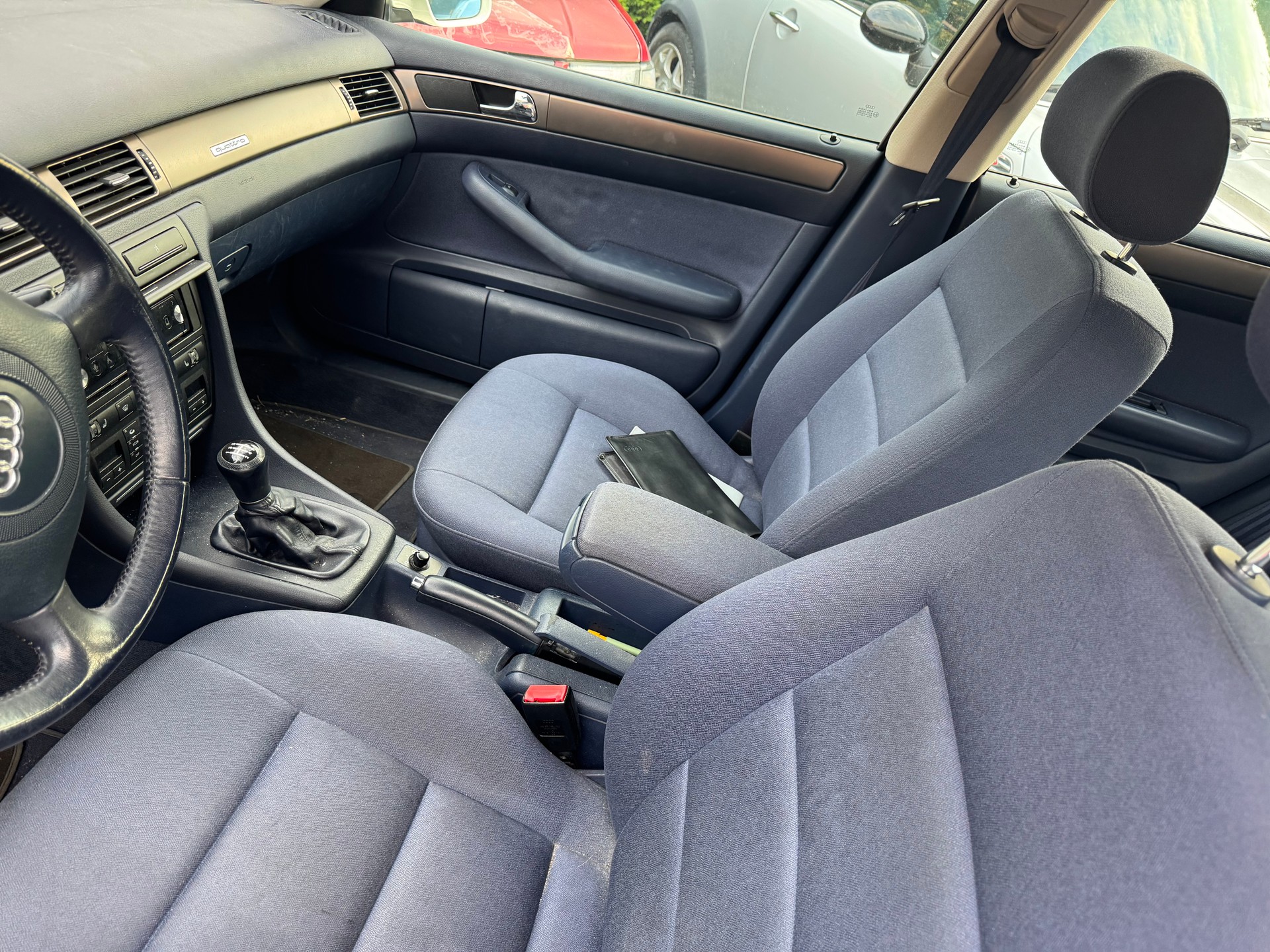 AUDI A6 Avant 2.8 quattro Advance-image-6