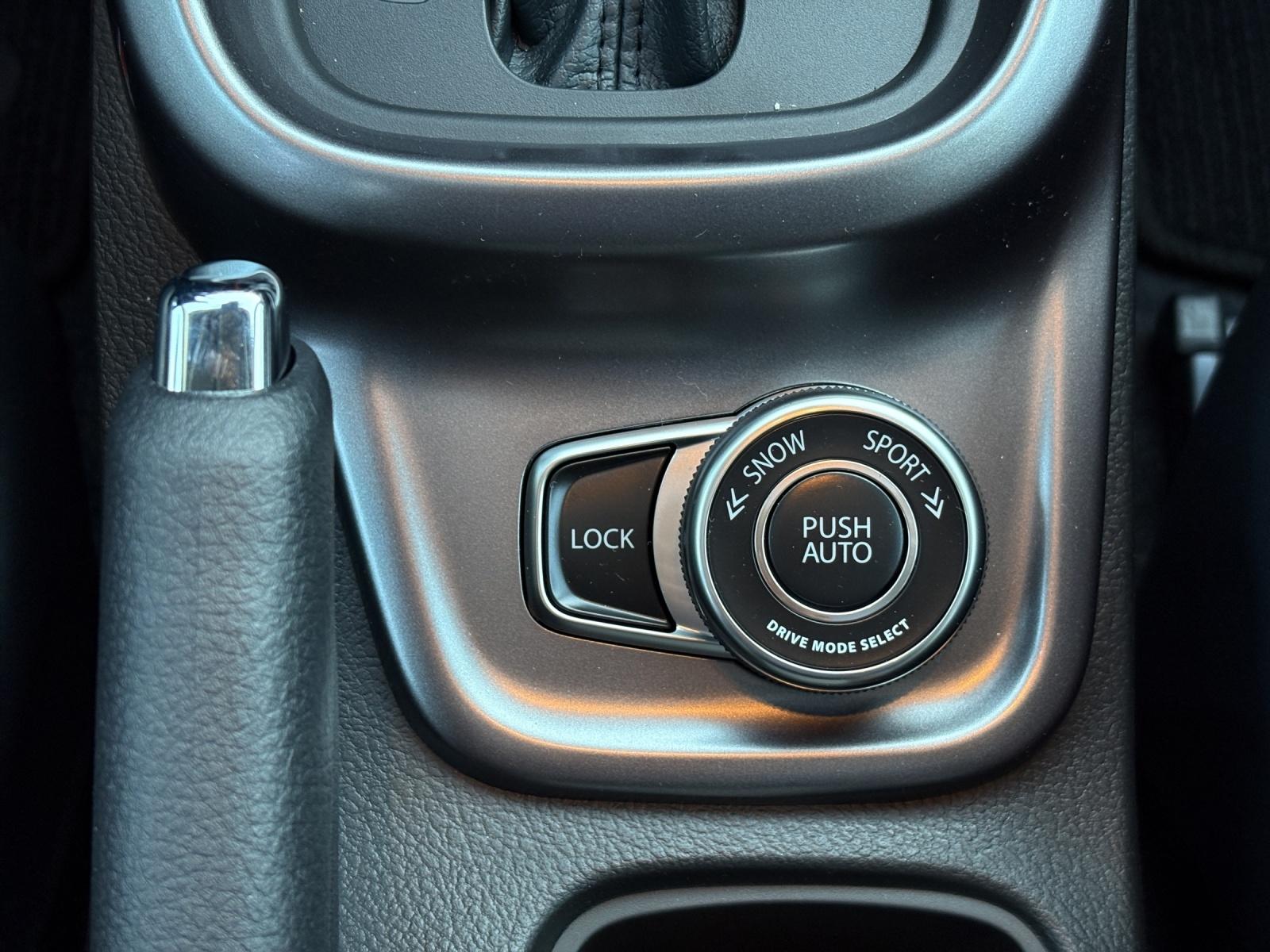 SUZUKI Vitara 1.4 T Sakura Top Hybrid 4x4-image-14