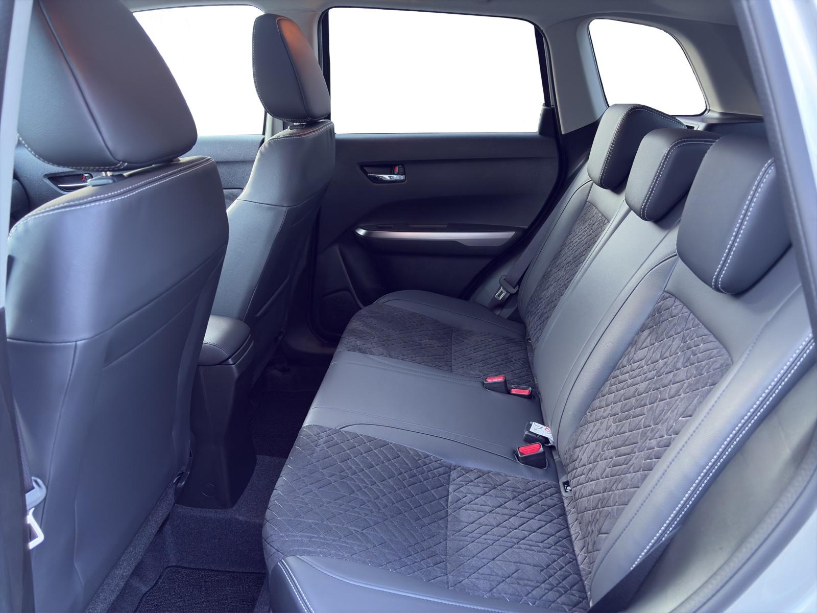 SUZUKI Vitara 1.4 T Sakura Top Hybrid 4x4-image-13