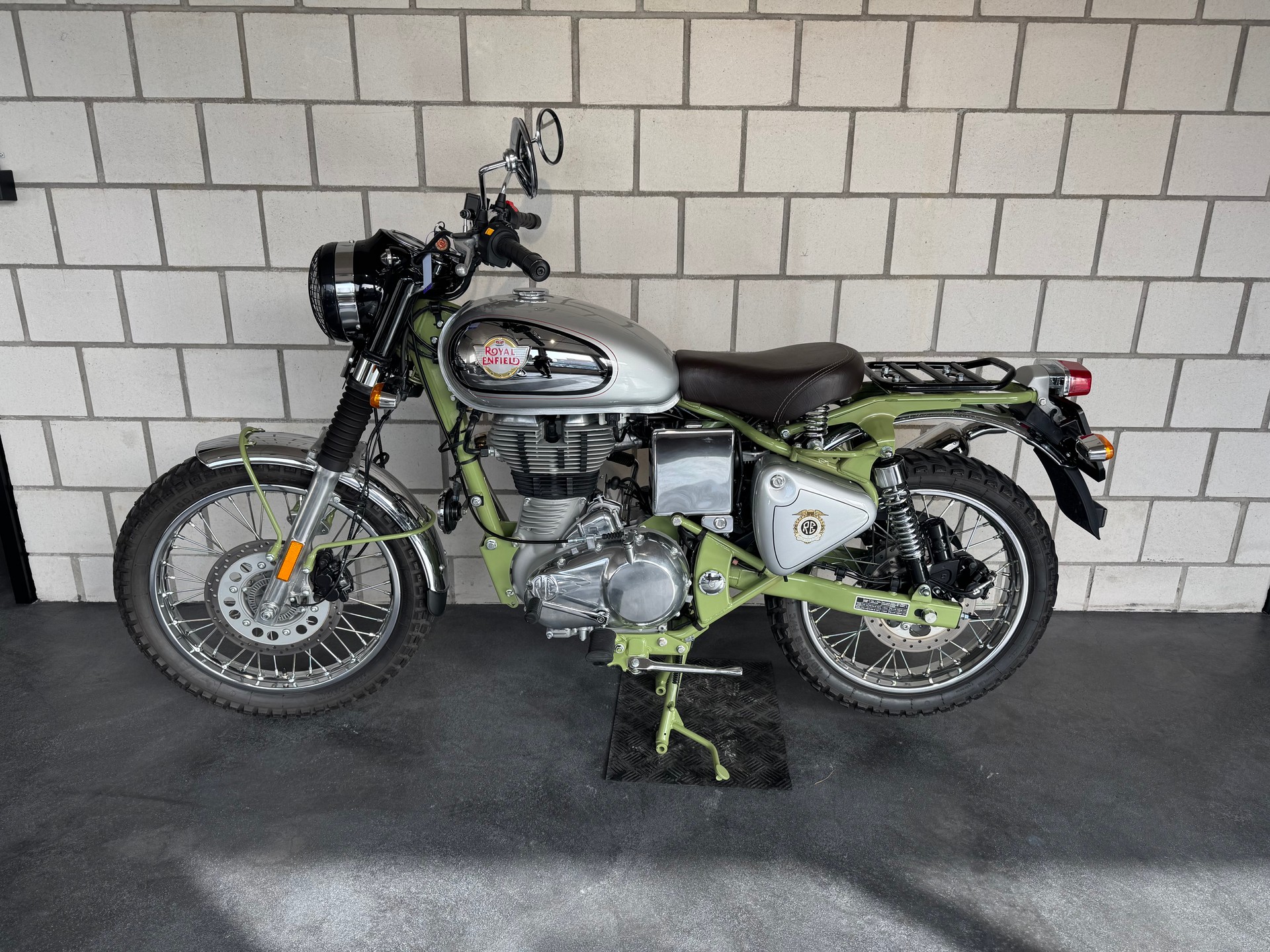 ROYAL ENFIELD Bullet Trial 500-showroom-element-3