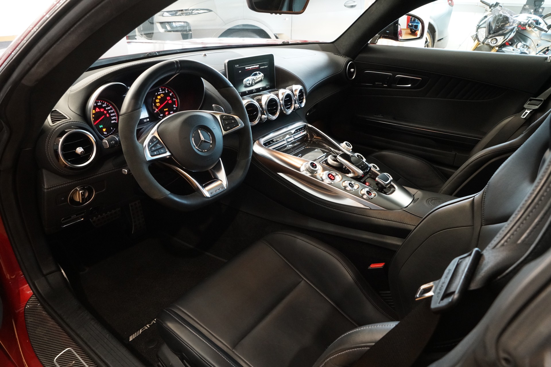 MERCEDES-BENZ AMG GT S Speedshift DCT-image-16