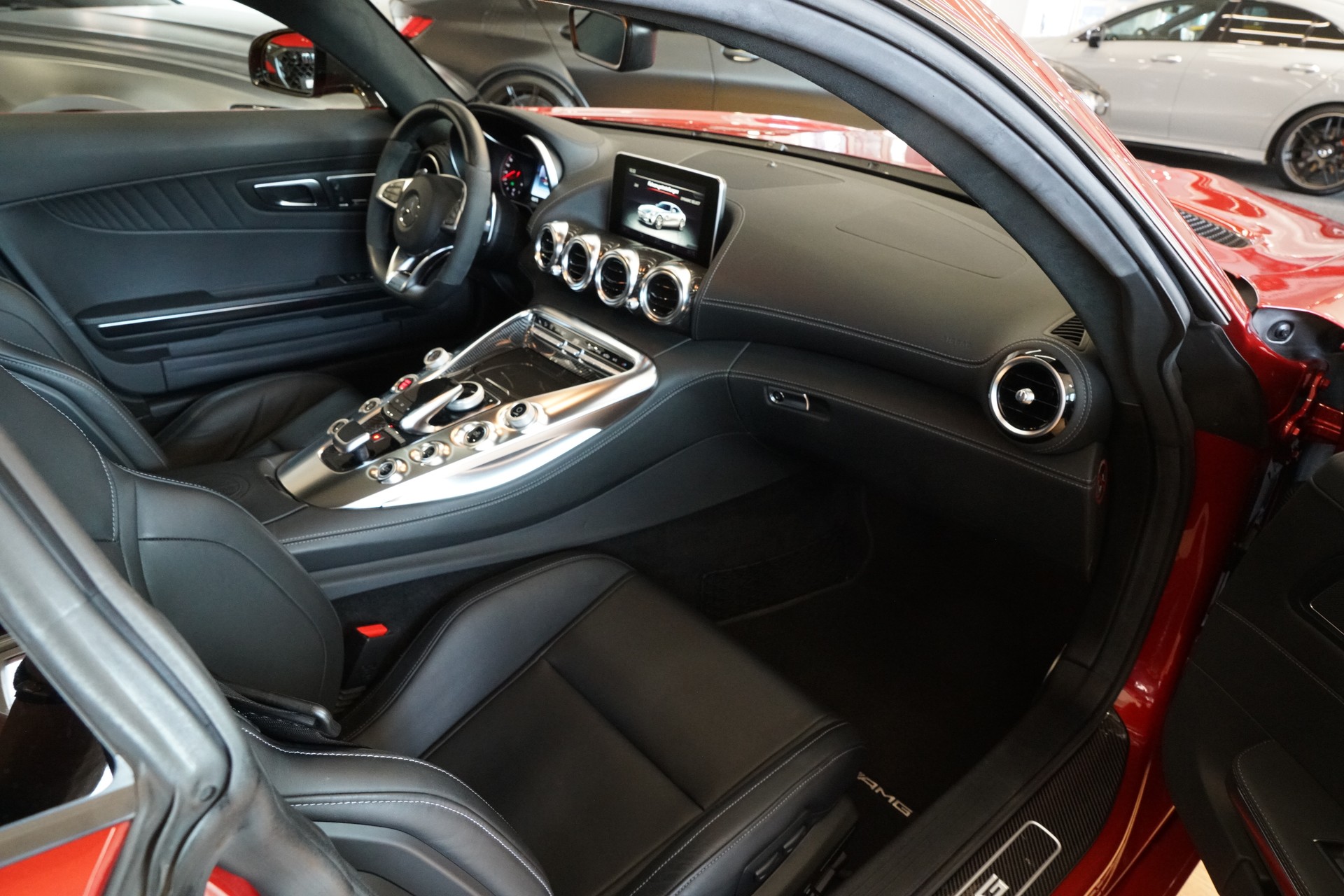 MERCEDES-BENZ AMG GT S Speedshift DCT-image-17