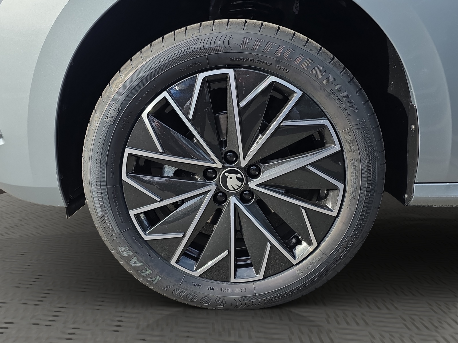SKODA Kamiq 1.0 TSI Dynamic DSG-image-6