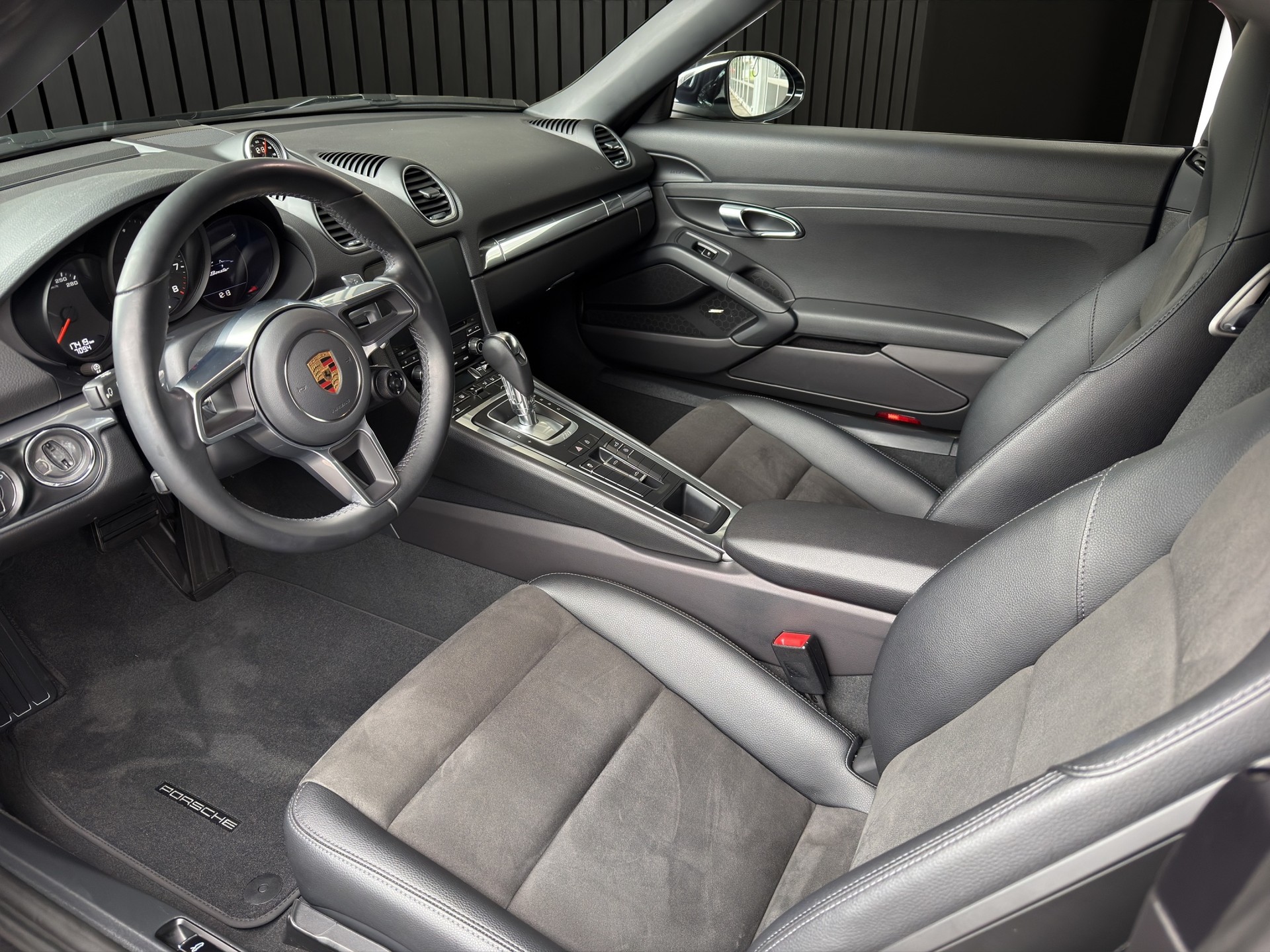 PORSCHE Boxster 718-image-8