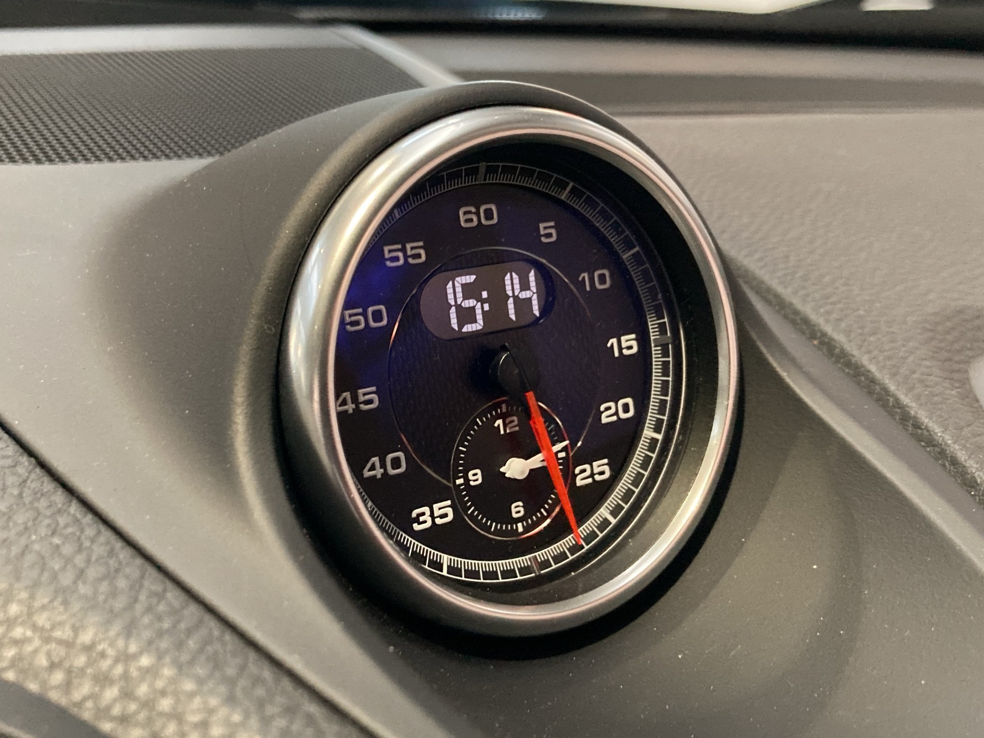 PORSCHE Boxster 718-image-31