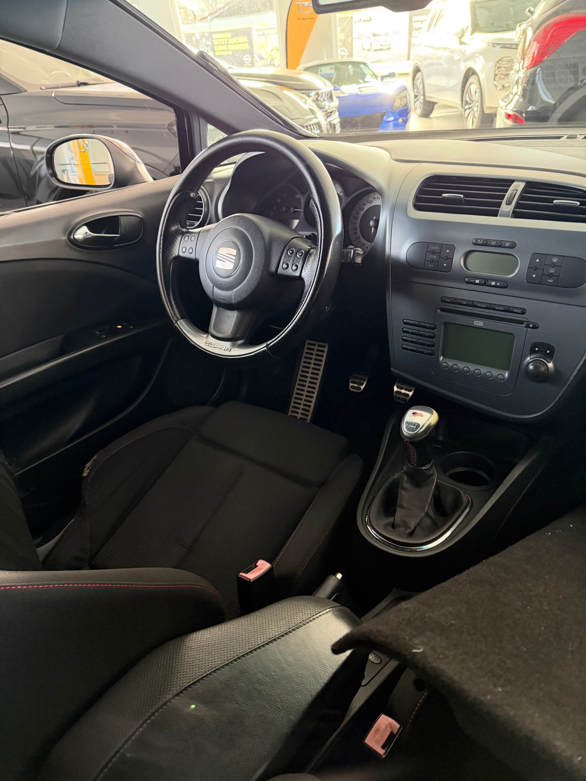 SEAT Leon 2.0 TSI Cupra-image-8