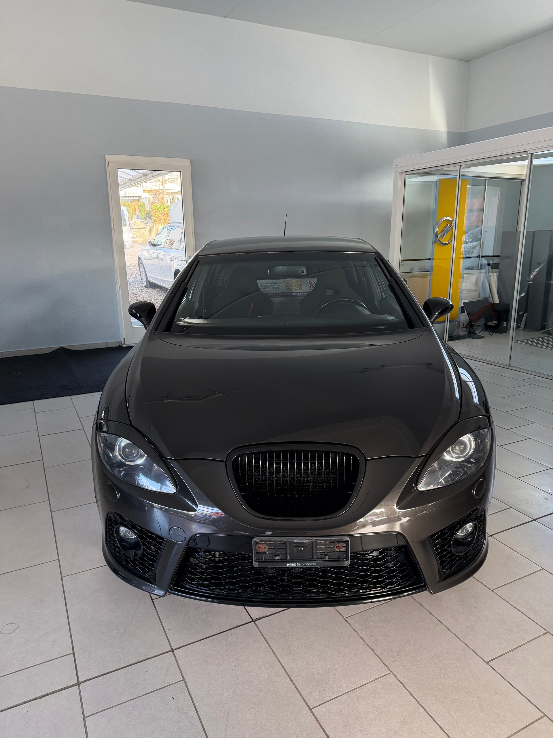 SEAT Leon 2.0 TSI Cupra-image-4