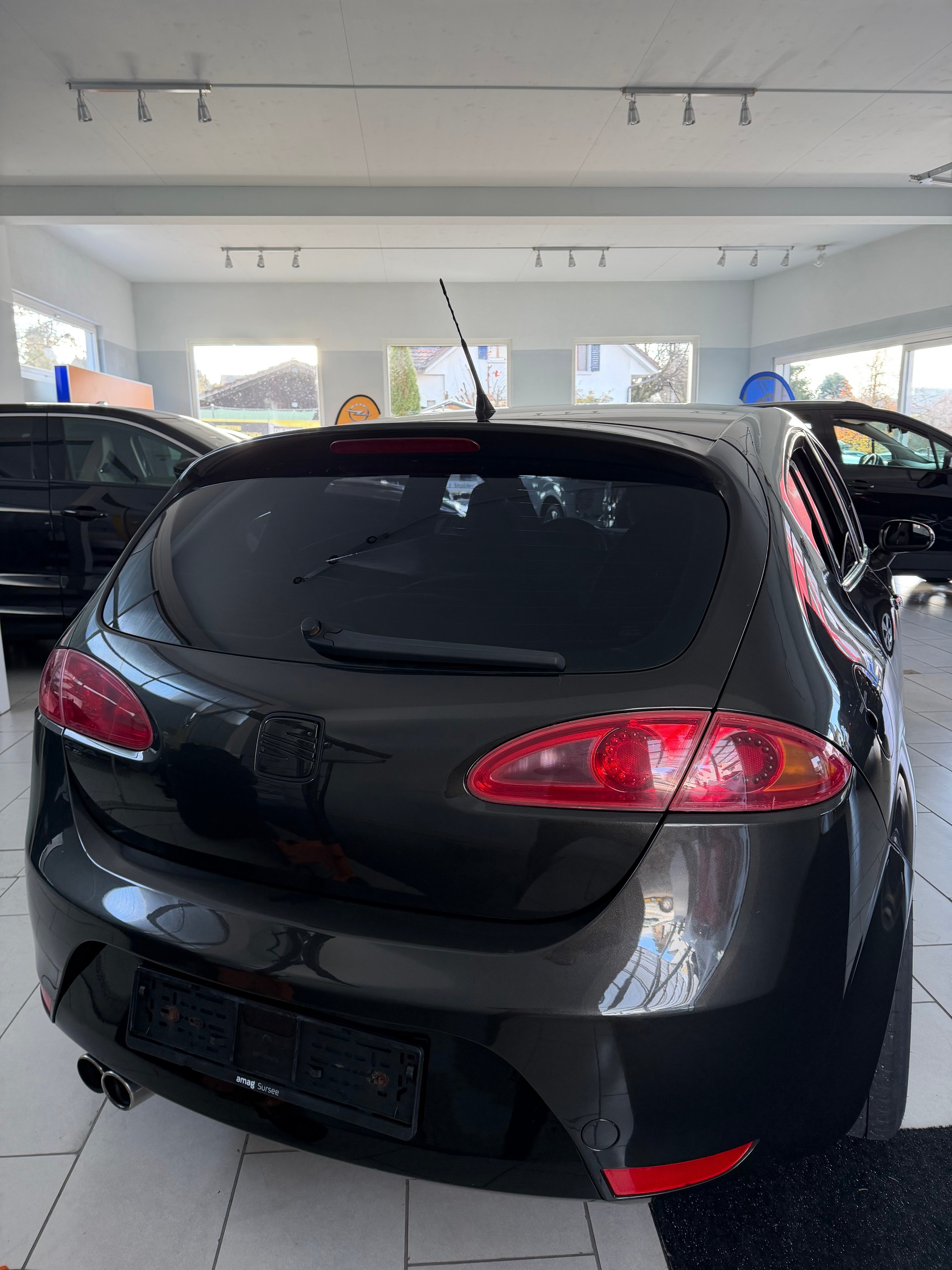 SEAT Leon 2.0 TSI Cupra-image-5