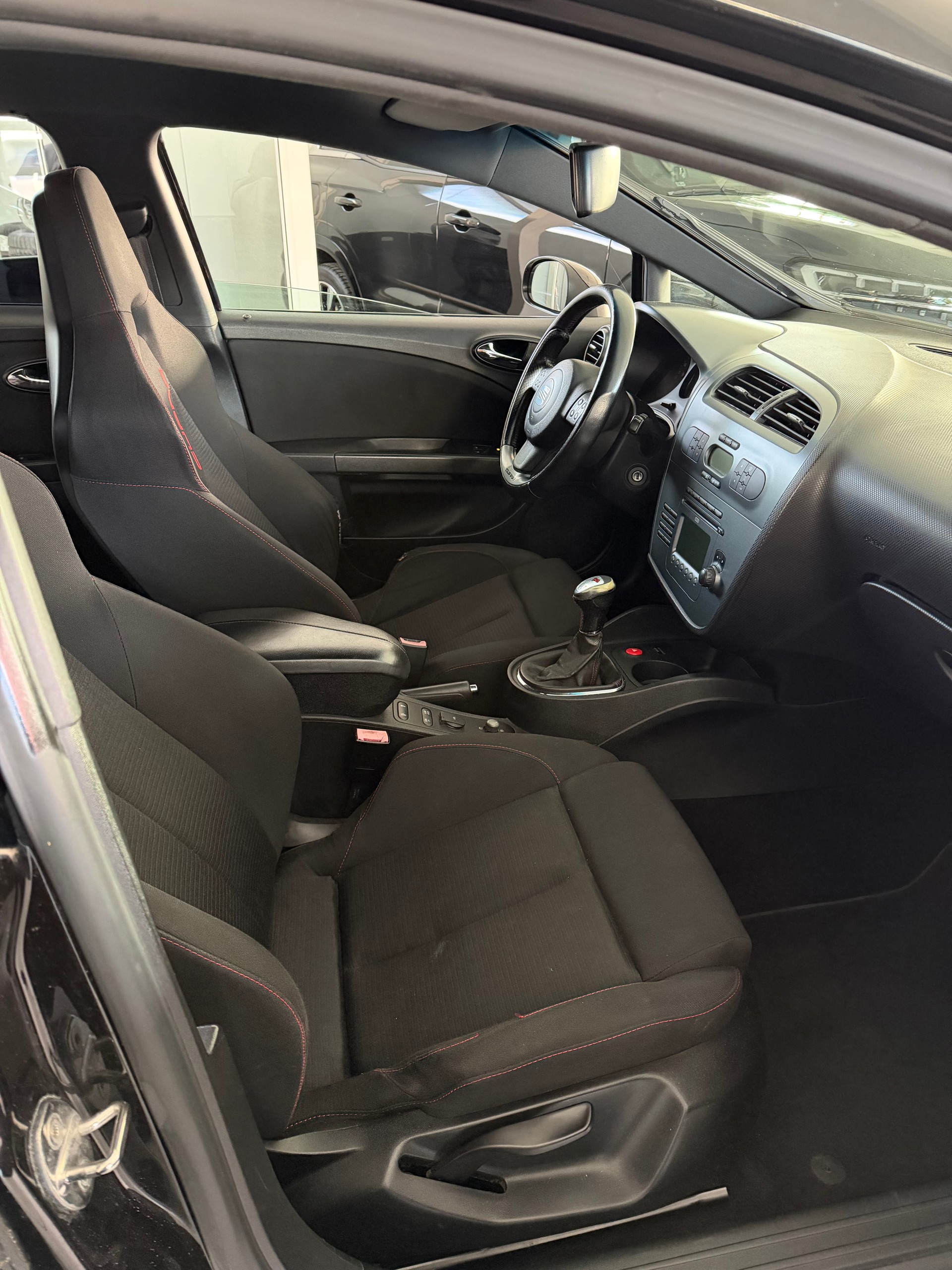 SEAT Leon 2.0 TSI Cupra-image-7