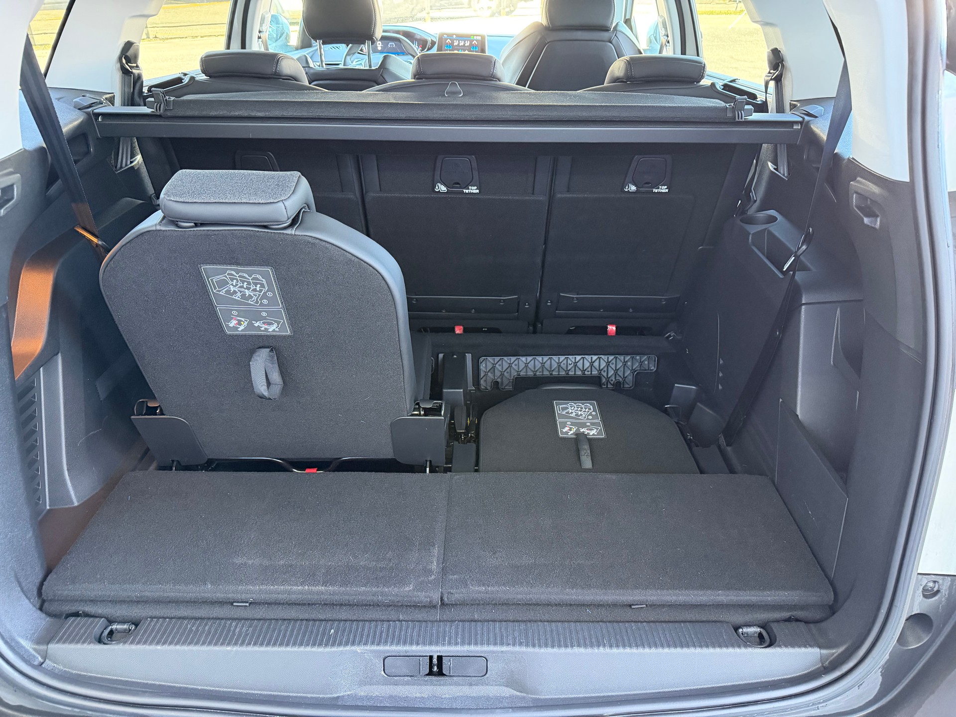 PEUGEOT 5008 1.5 BlueHDi Allure EAT-image-12
