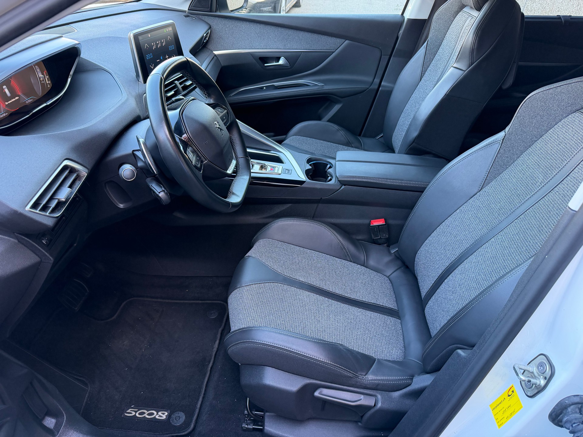 PEUGEOT 5008 1.5 BlueHDi Allure EAT-image-6