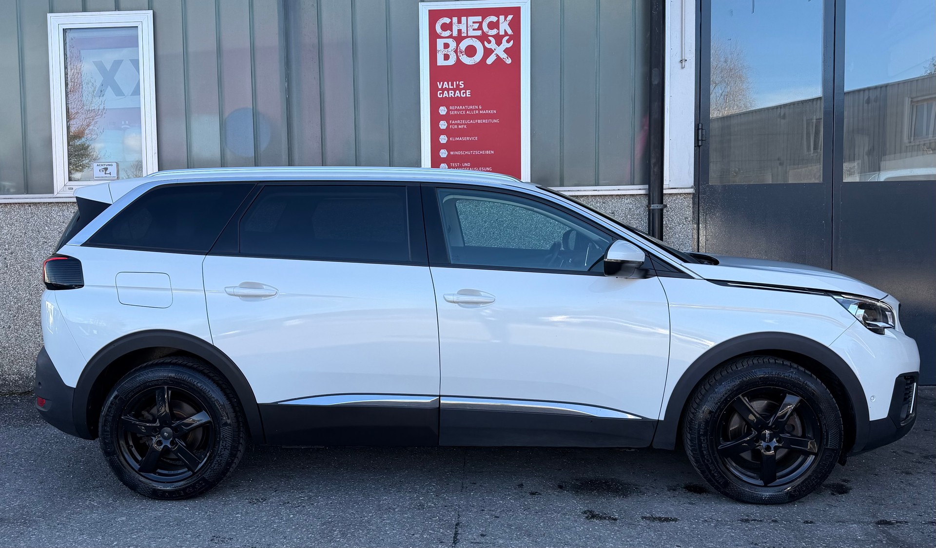 PEUGEOT 5008 1.5 BlueHDi Allure EAT-image-4