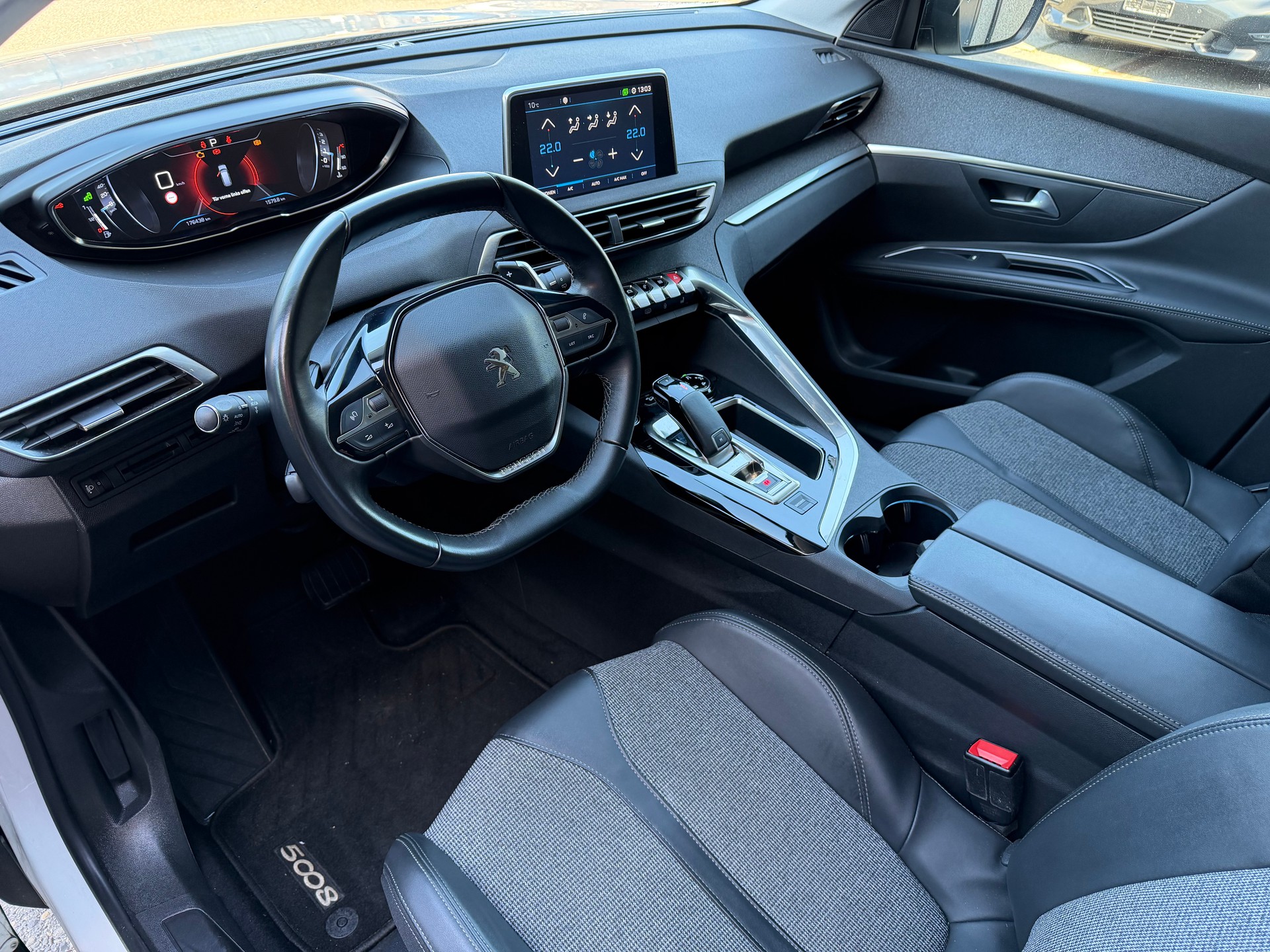 PEUGEOT 5008 1.5 BlueHDi Allure EAT-image-7