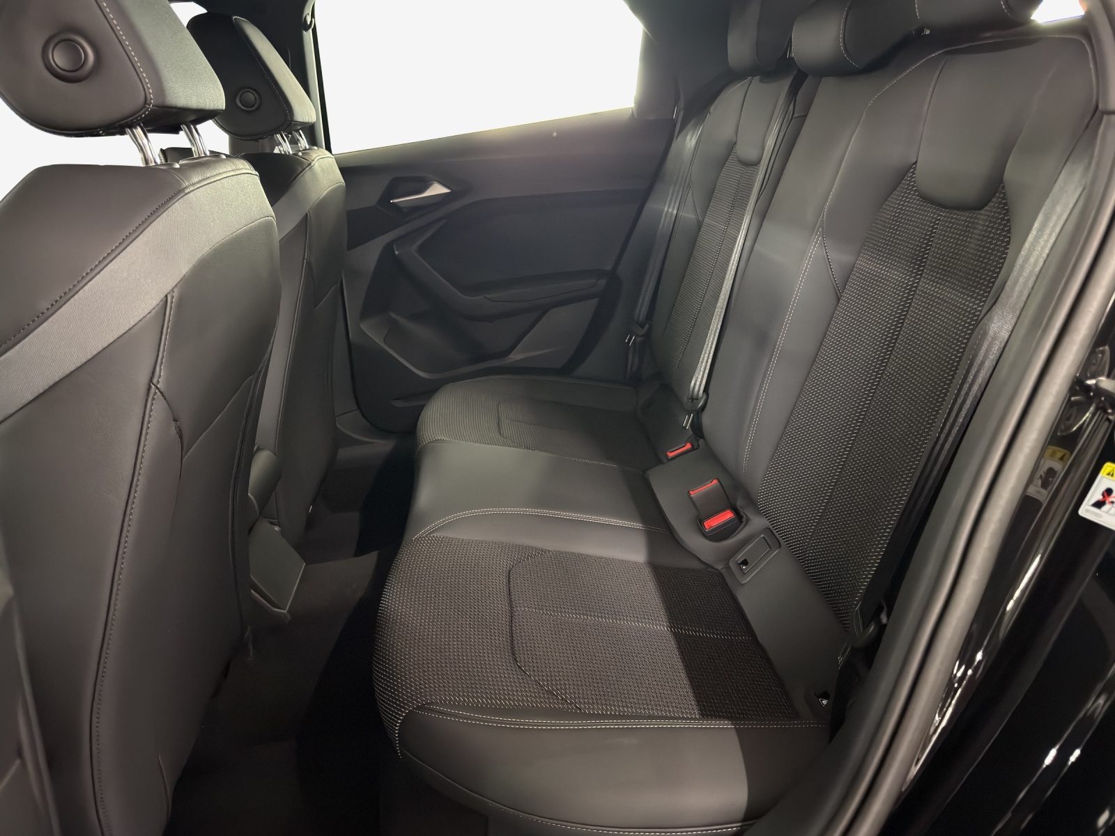 AUDI A1 Sportback 35 TFSI S Line S-tronic-image-11
