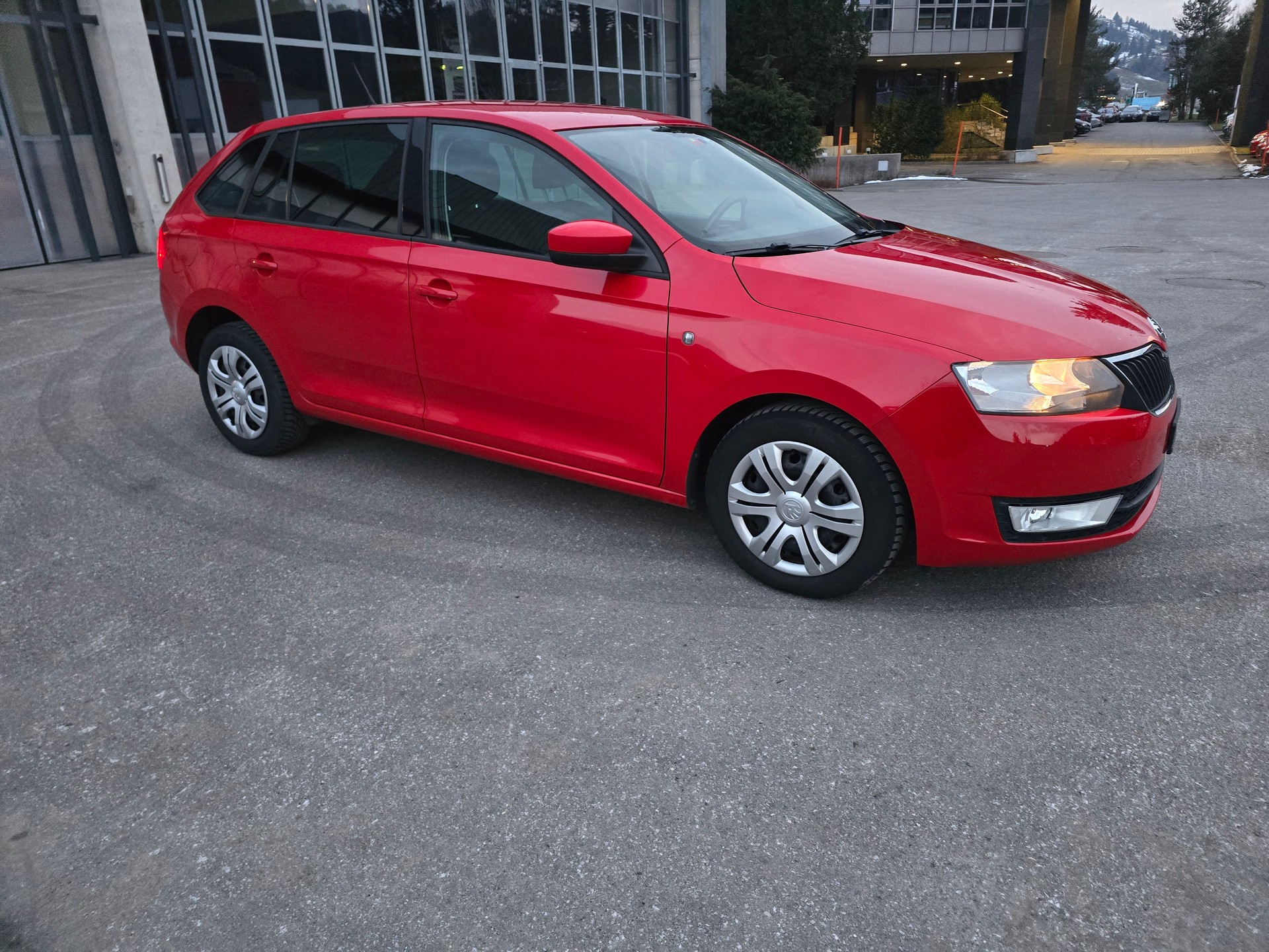 SKODA RAPID-image-4