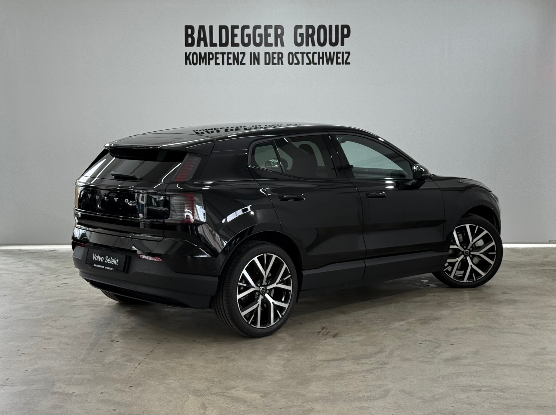 VOLVO EX 30 E60 Twin Ultra Performanc-image-2