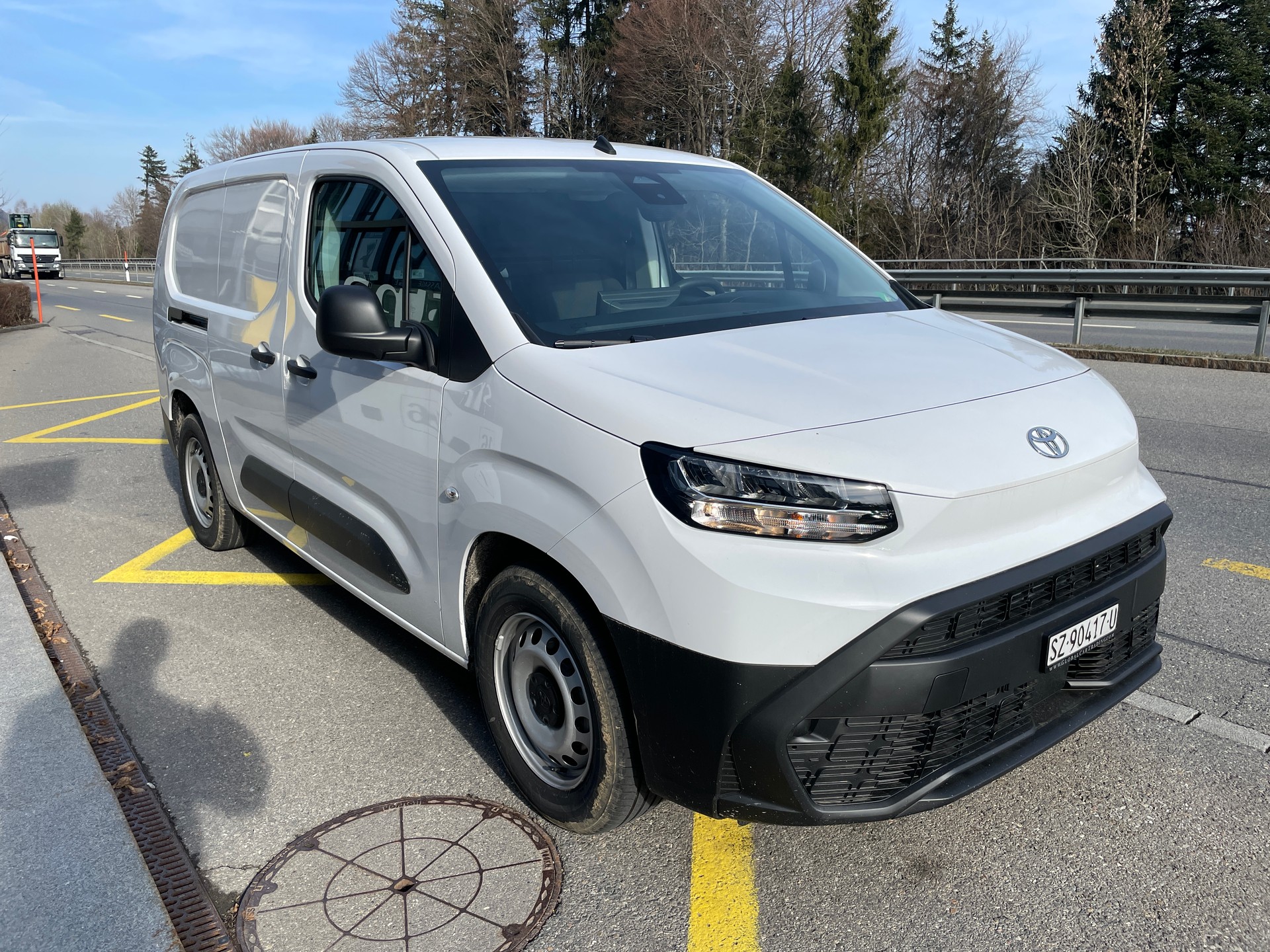 TOYOTA Proace City Van EV 50 kWh Advanced Long mit Holzboden-image-2