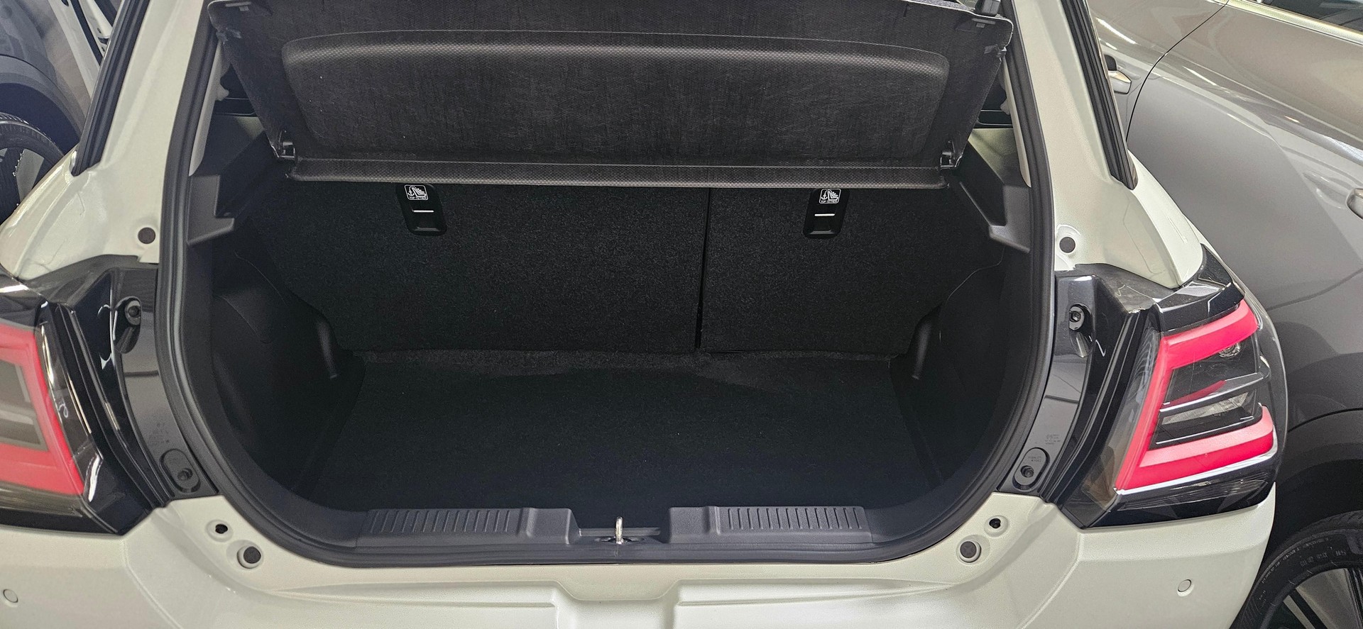 SUZUKI Swift 1.2 Sakura Hybrid-image-10