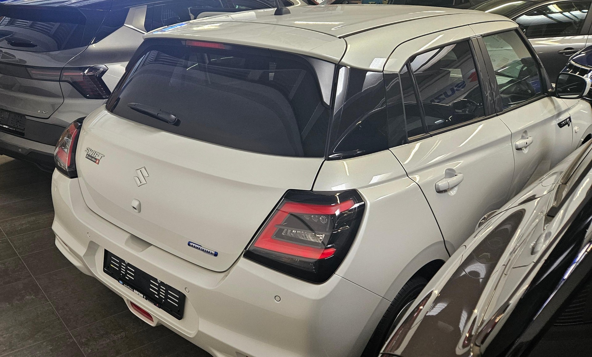 SUZUKI Swift 1.2 Sakura Hybrid-image-2