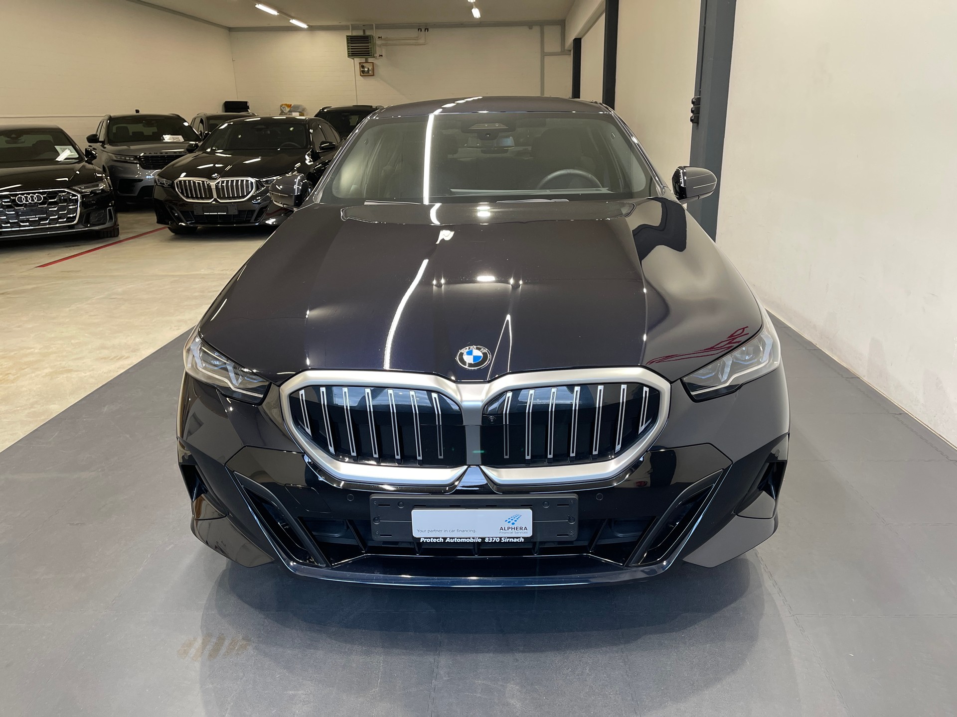 BMW 520i 48V M Sport Steptronic-showroom-element-2
