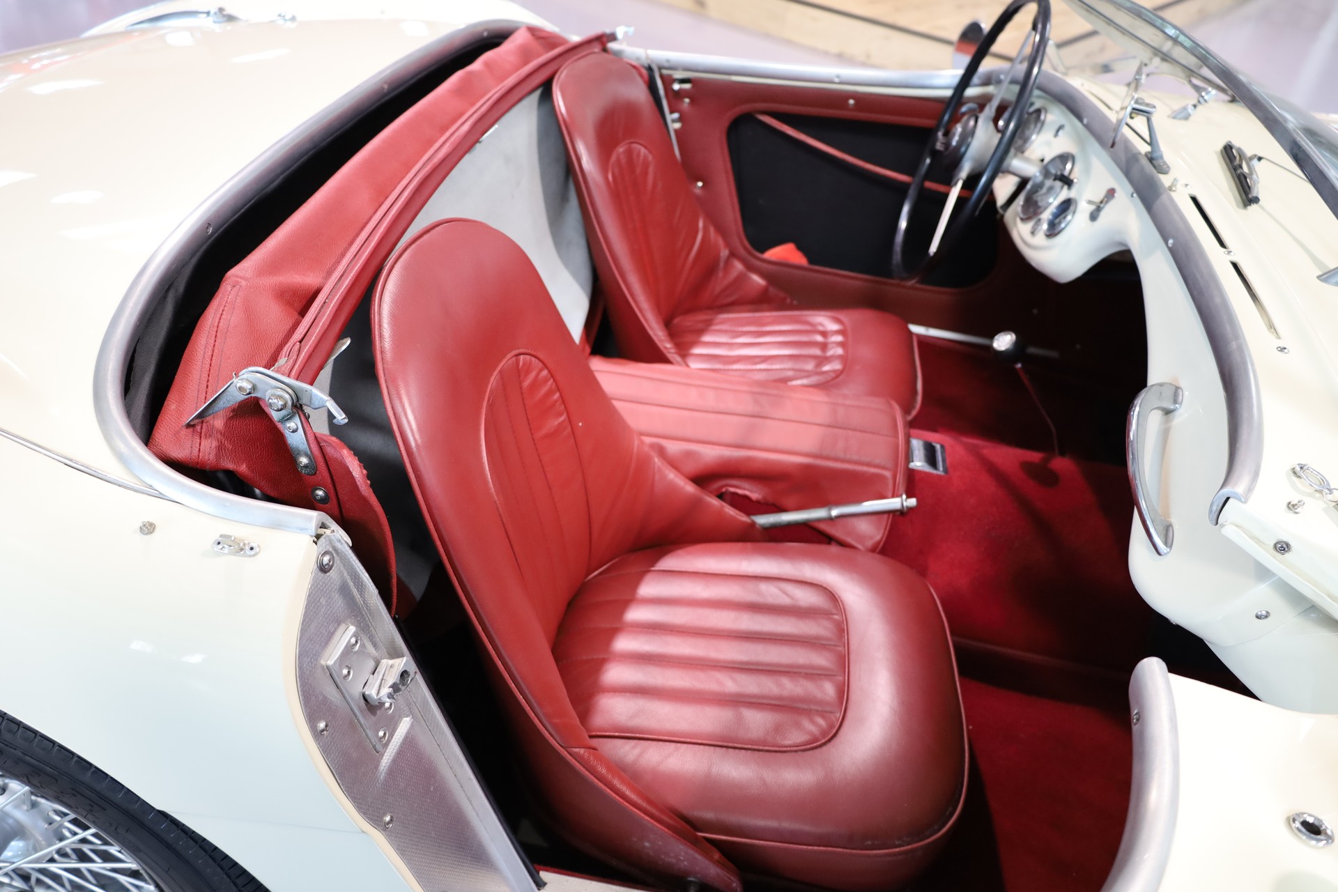 AUSTIN-HEALEY 100/4 BN1-image-12