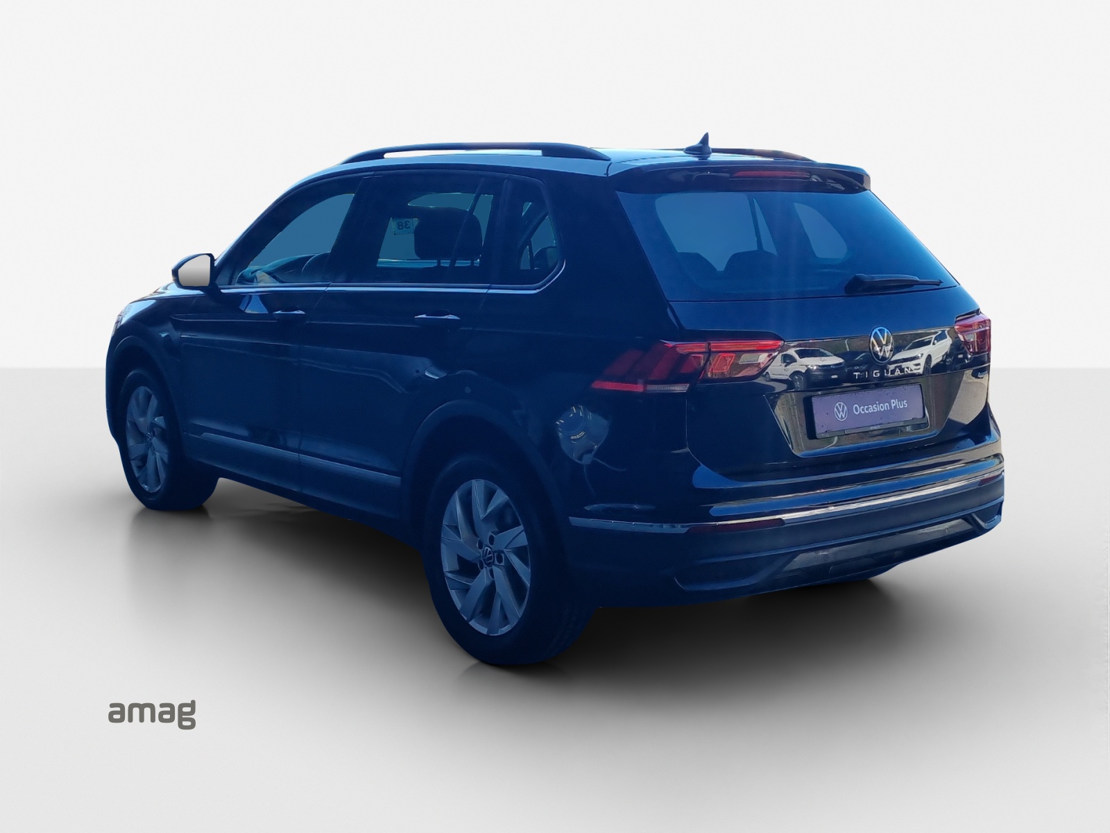 VW Tiguan 2.0TSI Life 4Motion DSG-image-2