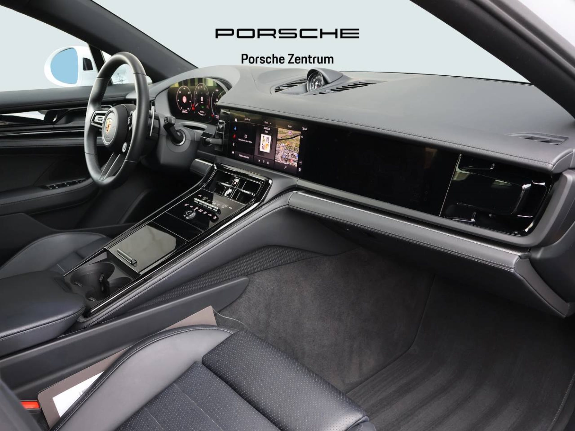 PORSCHE Panamera 4S E-Hybrid-image-13
