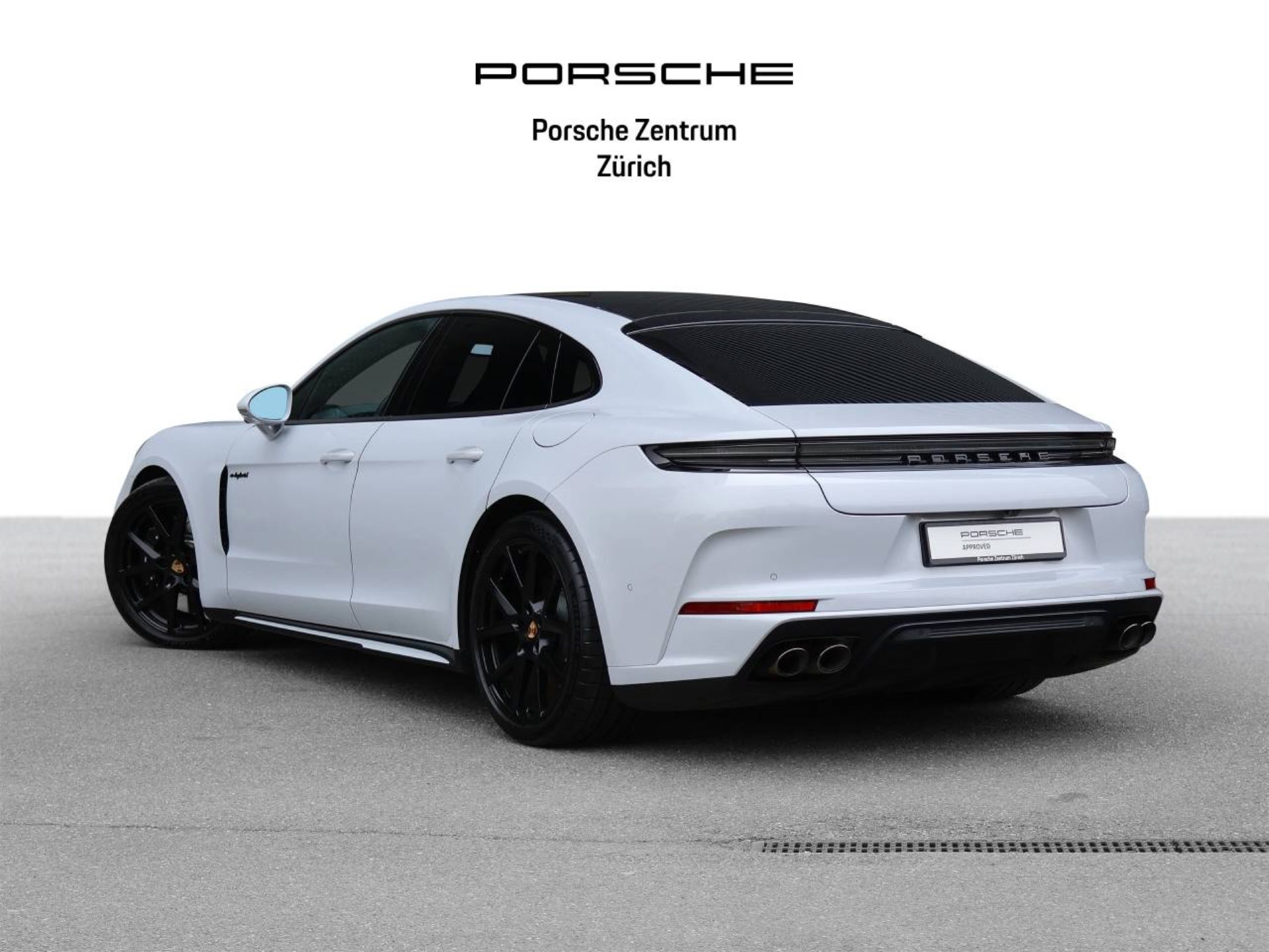 PORSCHE Panamera 4S E-Hybrid-showroom-element-2