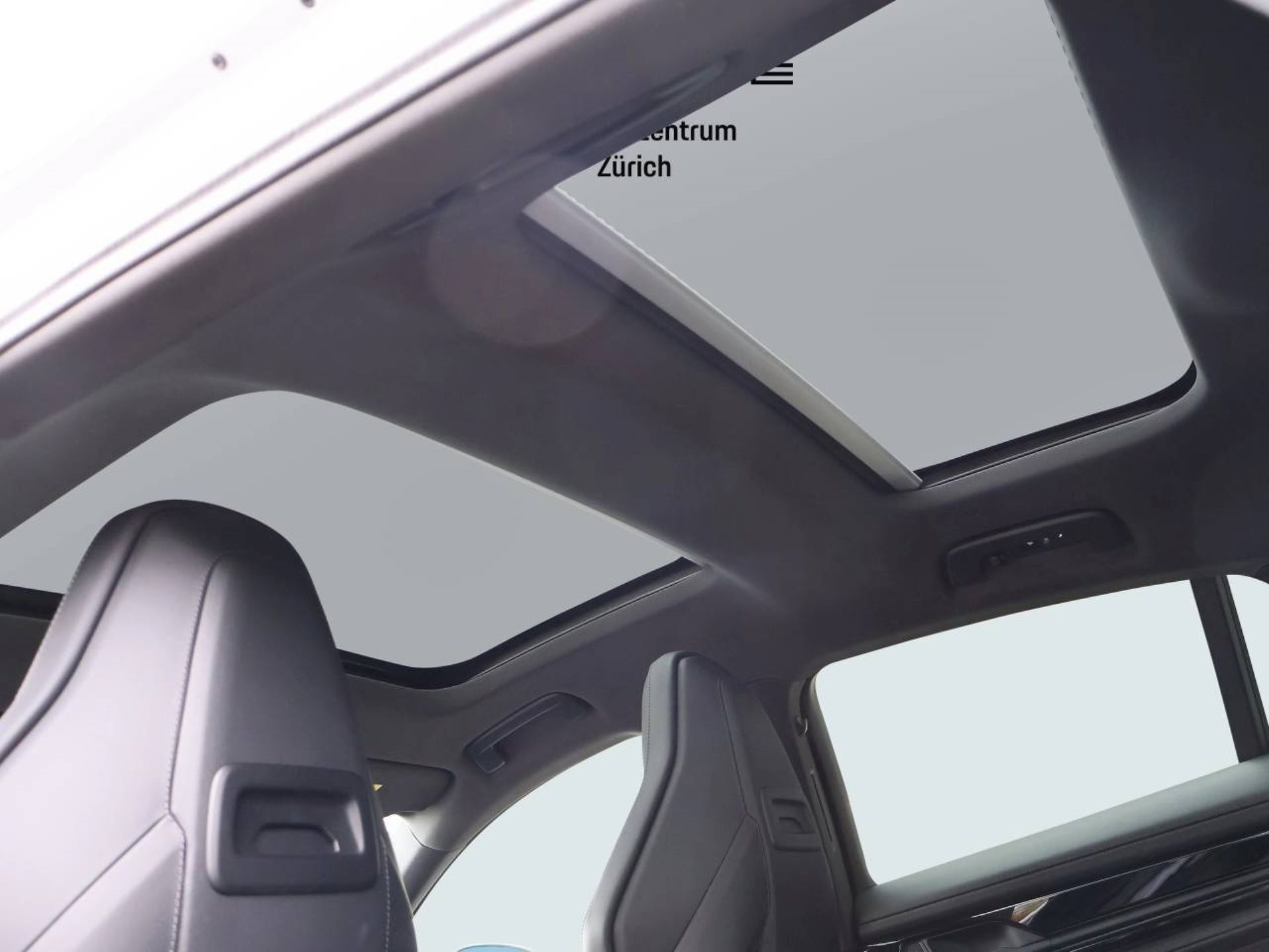 PORSCHE Panamera 4S E-Hybrid-image-17