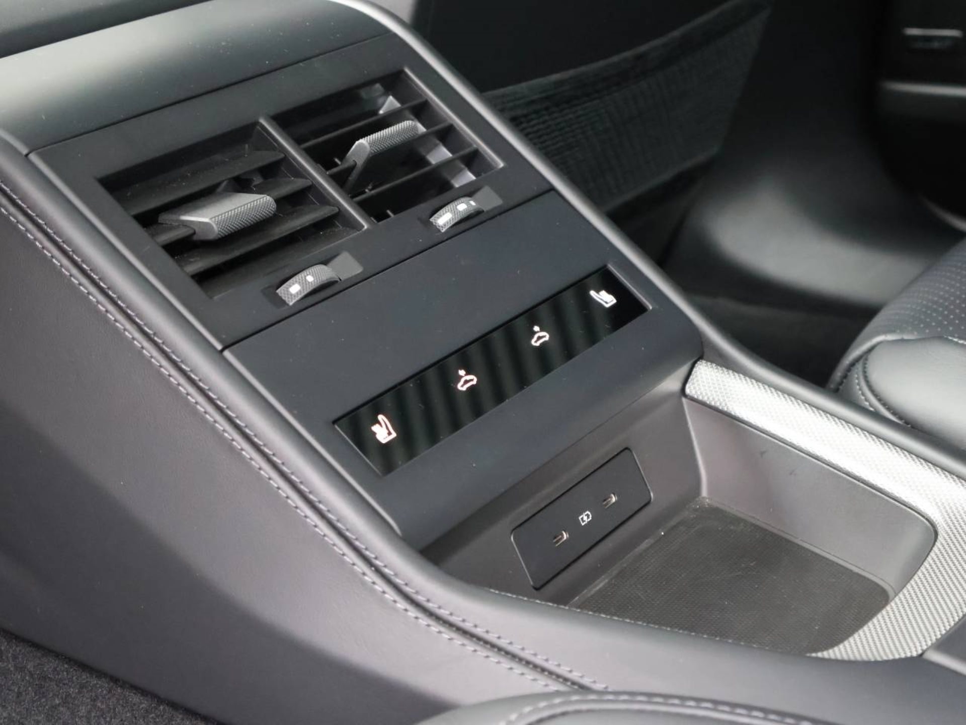 PORSCHE Panamera 4S E-Hybrid-image-36