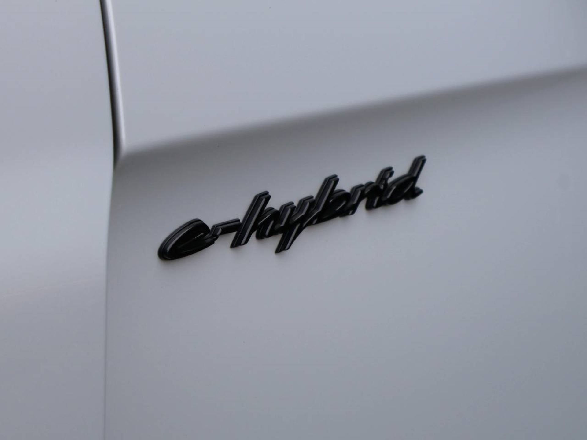 PORSCHE Panamera 4S E-Hybrid-image-38