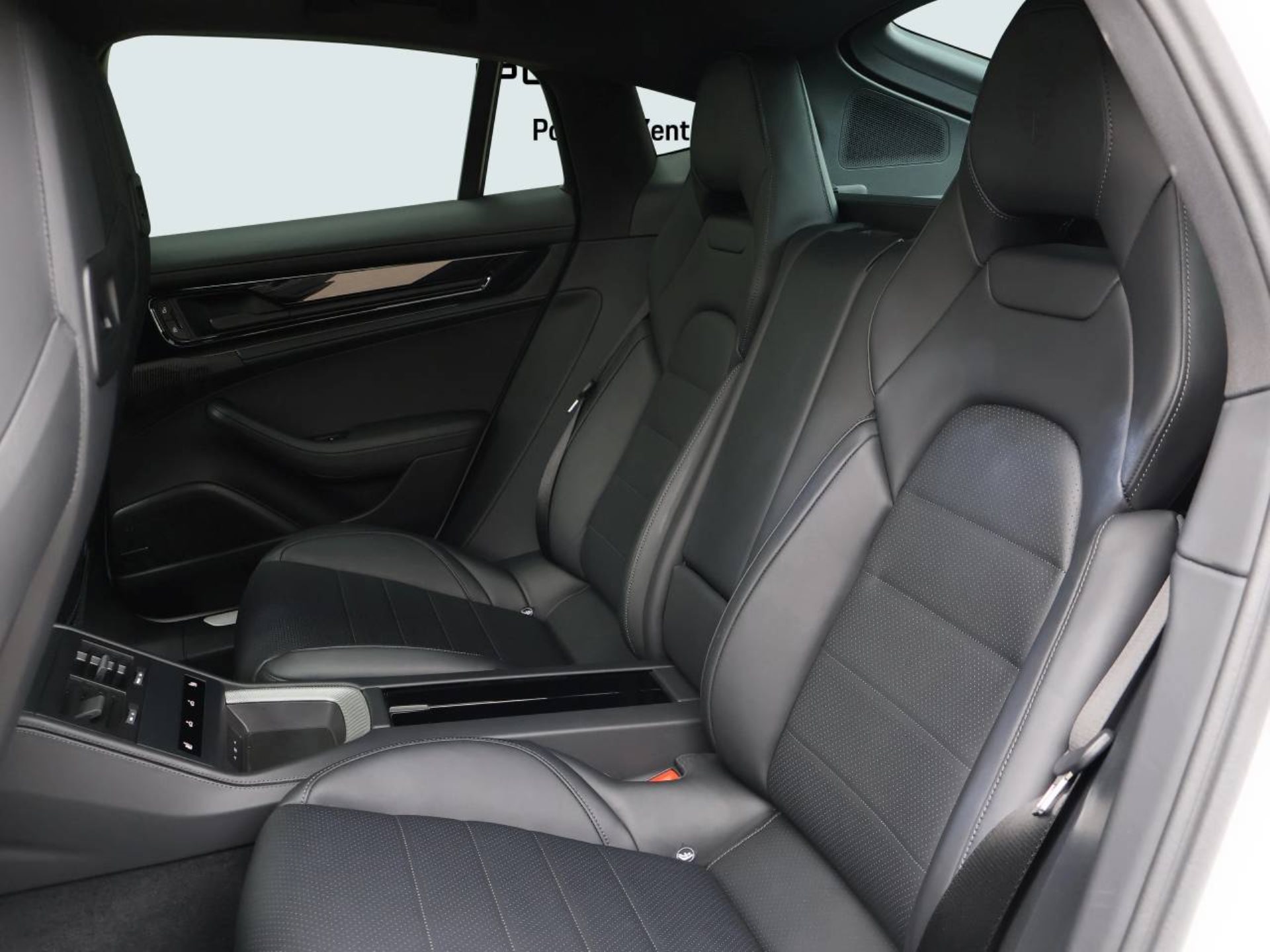PORSCHE Panamera 4S E-Hybrid-image-14