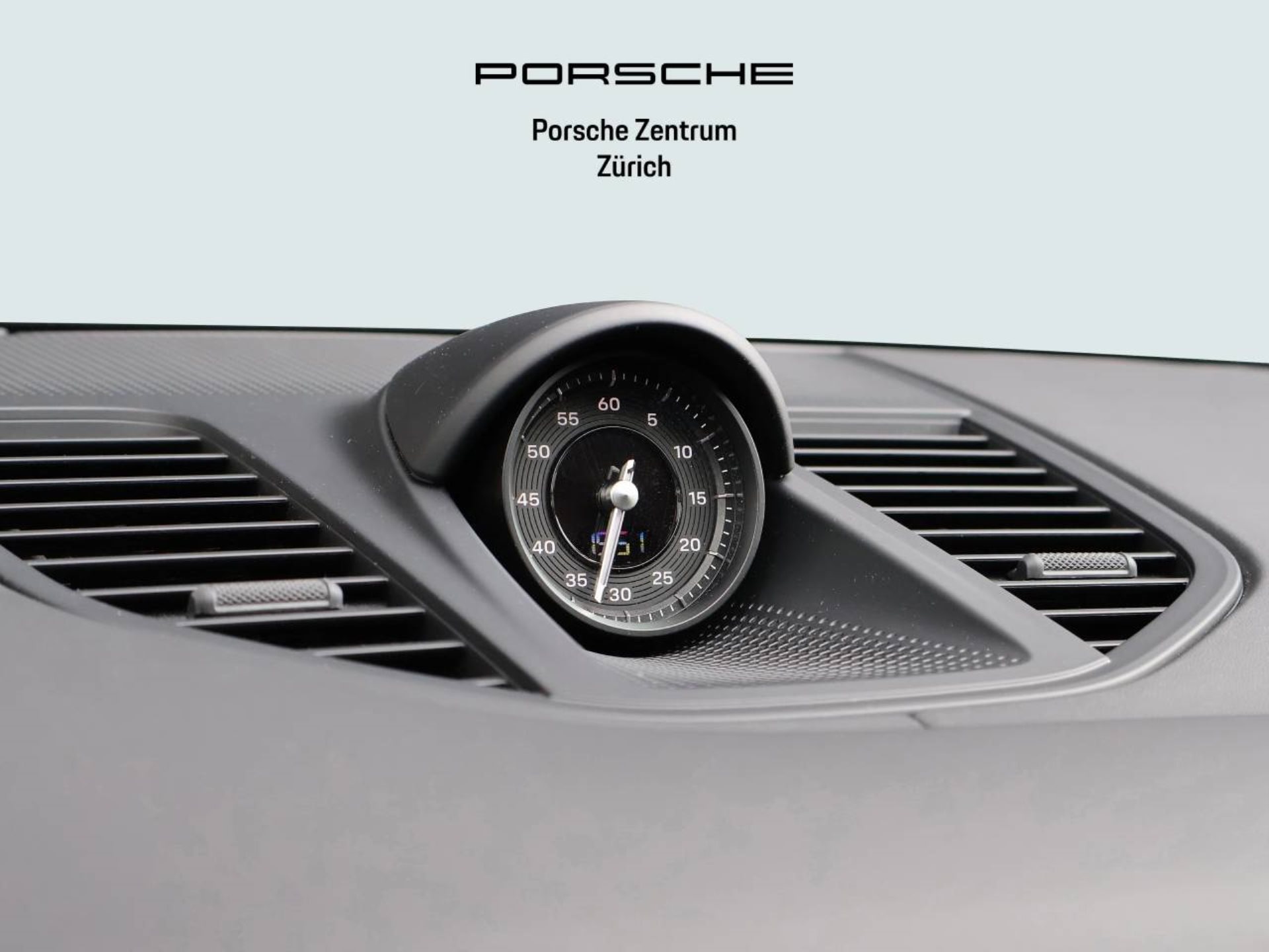 PORSCHE Panamera 4S E-Hybrid-image-19
