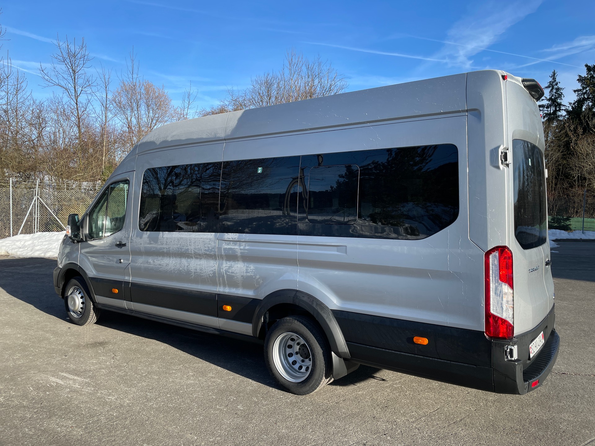 FORD Transit 460 L4H3 RWD A 18-Sitzer mit Standheizung und Rückfahrkamera-image-8
