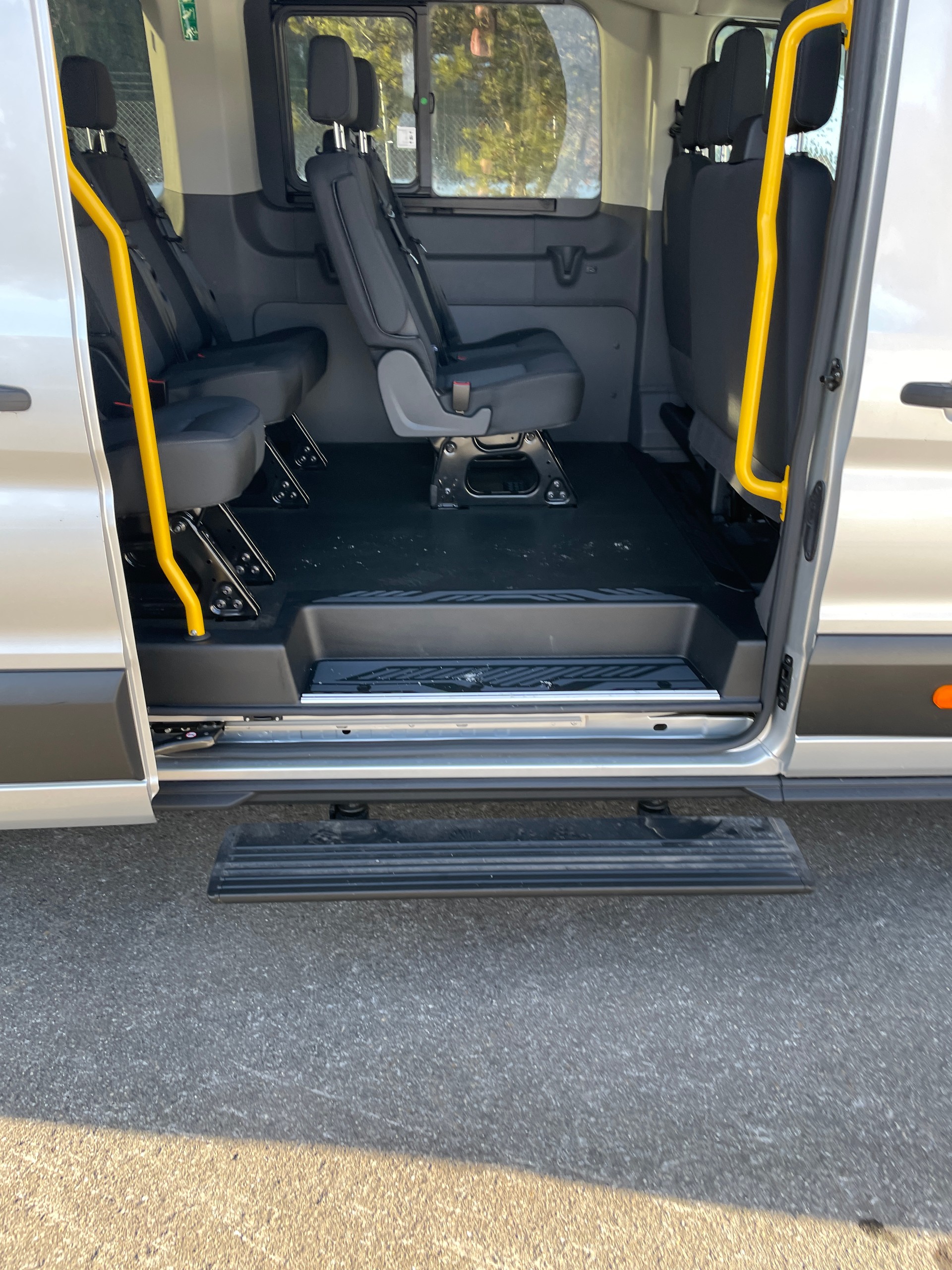 FORD Transit 460 L4H3 RWD A 18-Sitzer mit Standheizung und Rückfahrkamera-image-13