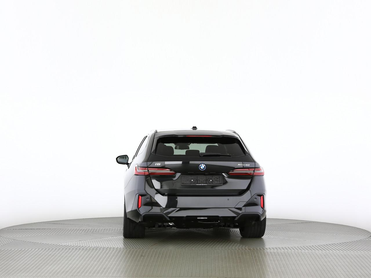 BMW i5 xDrive40 Touring-image-10