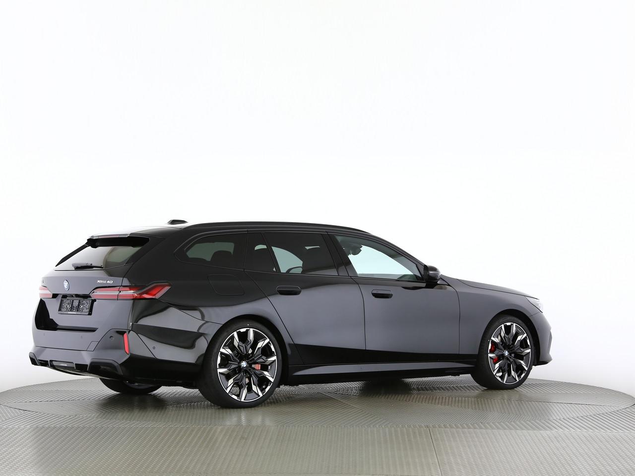 BMW i5 xDrive40 Touring-image-14