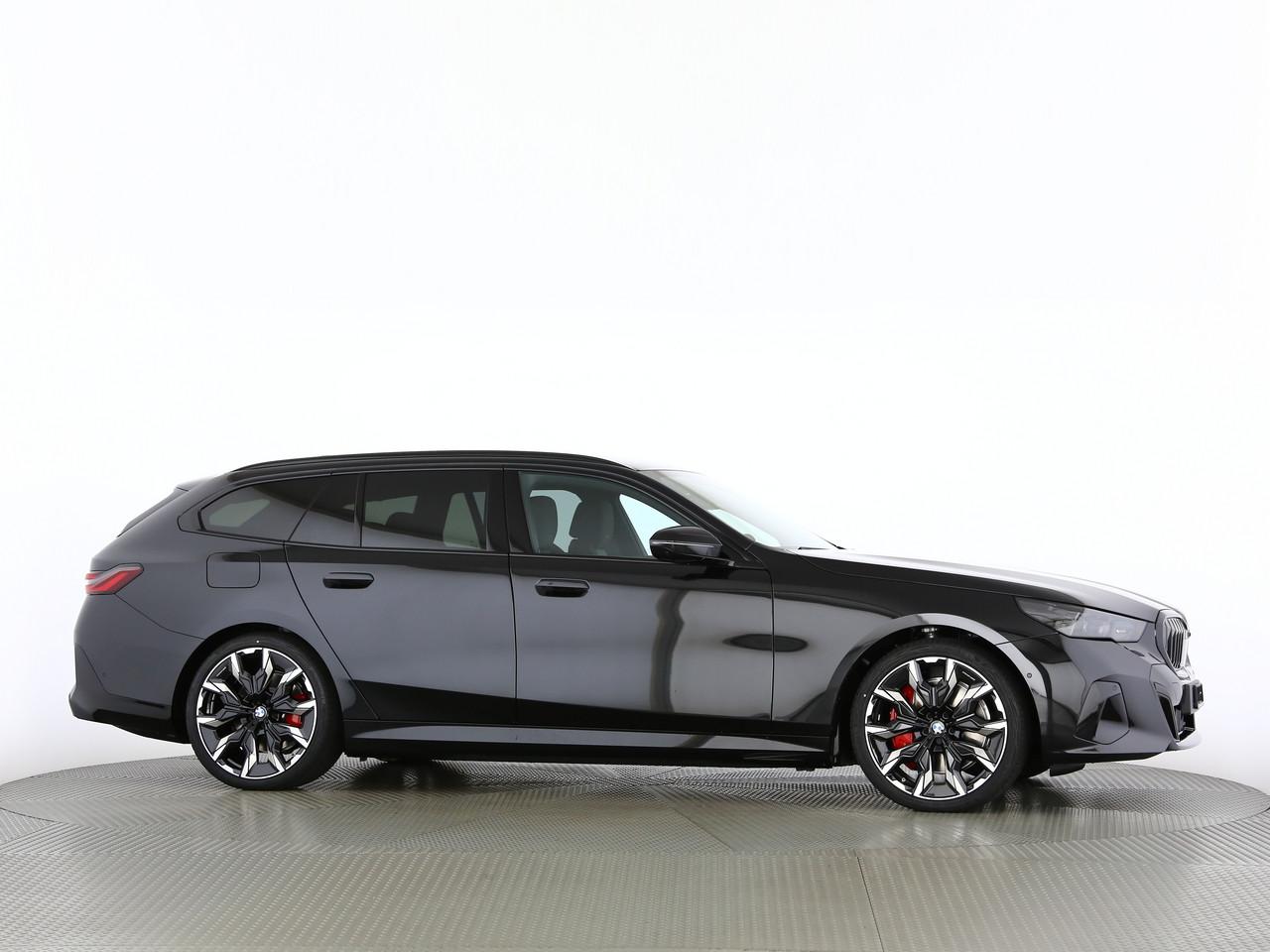 BMW i5 xDrive40 Touring-image-18