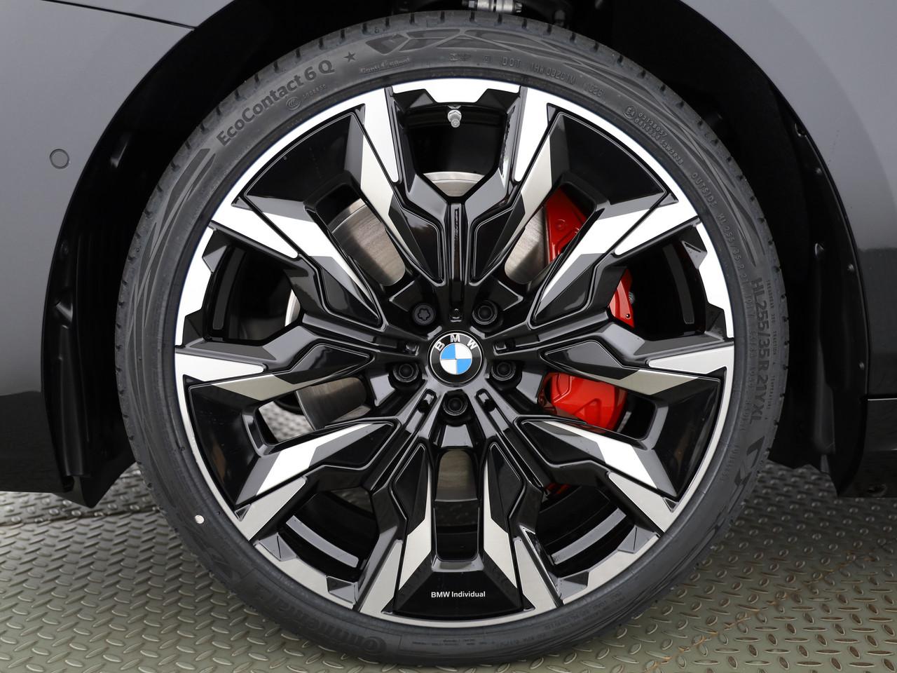 BMW i5 xDrive40 Touring-image-27