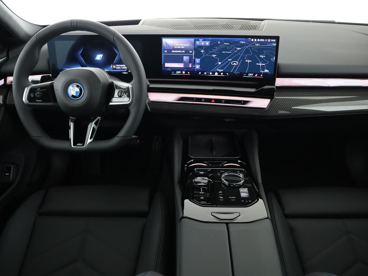 BMW i5 xDrive40 Touring-image-26