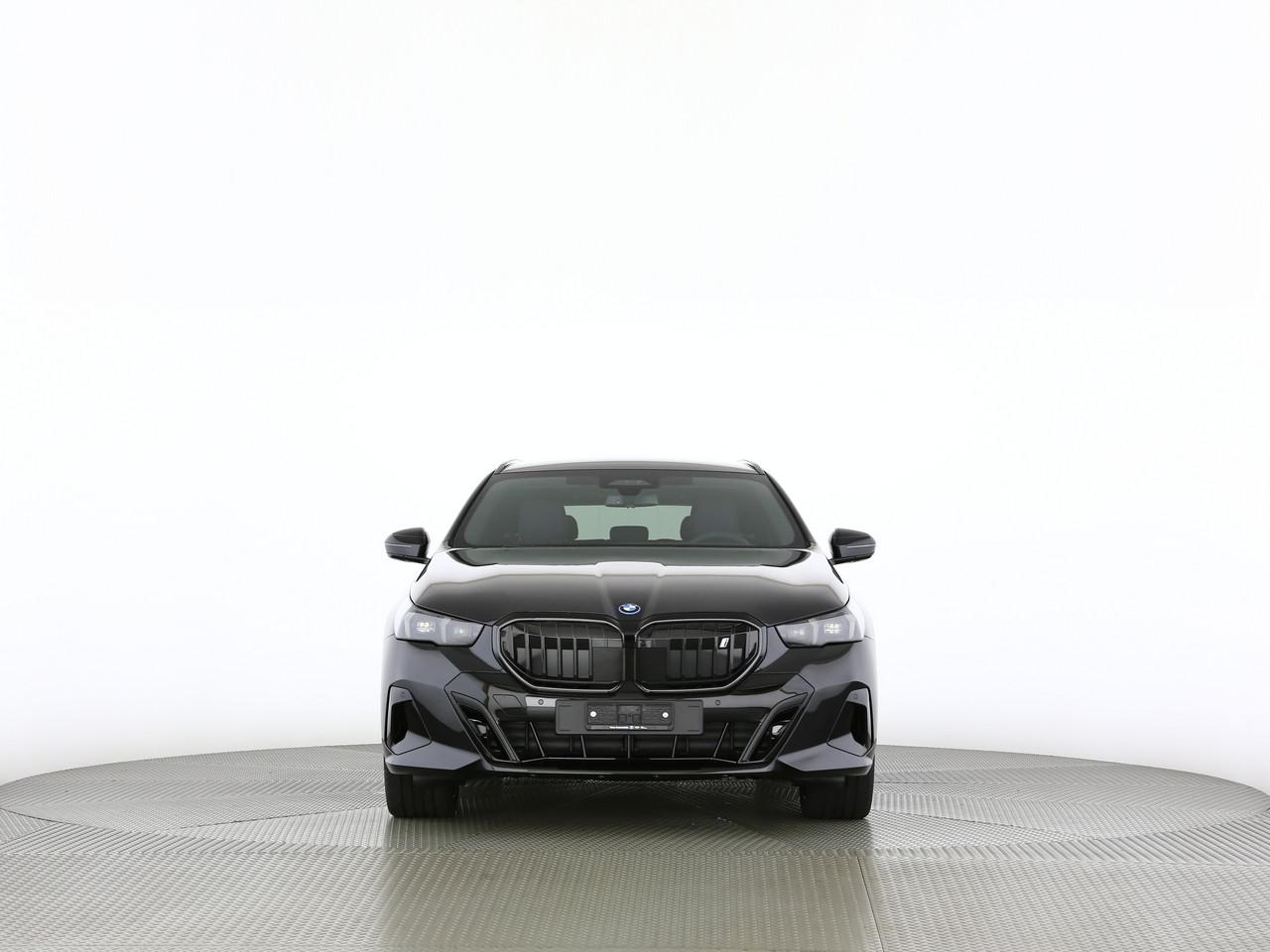 BMW i5 xDrive40 Touring-image-23