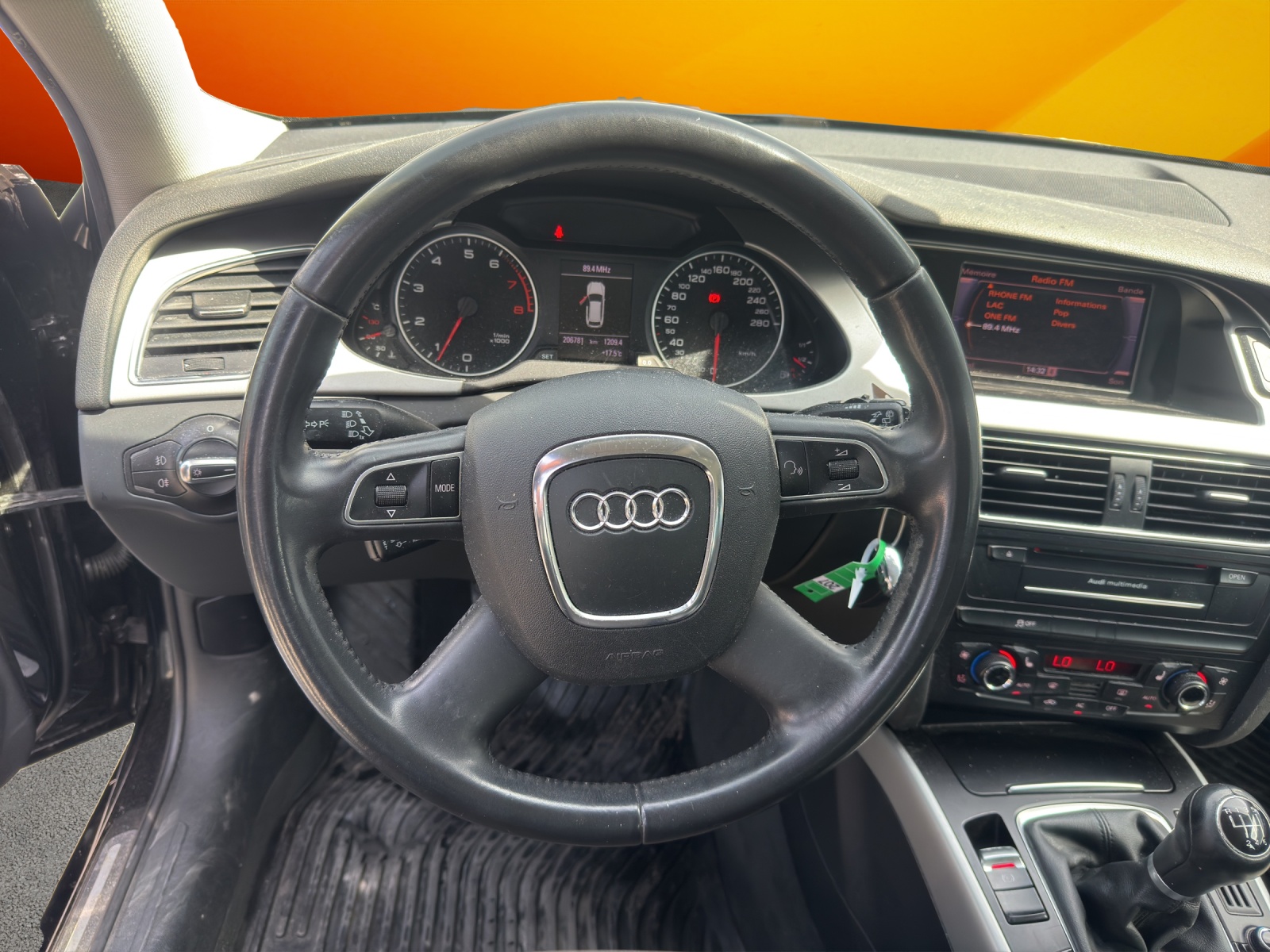 AUDI A4 Avant 1.8 TFSI quattro-image-10