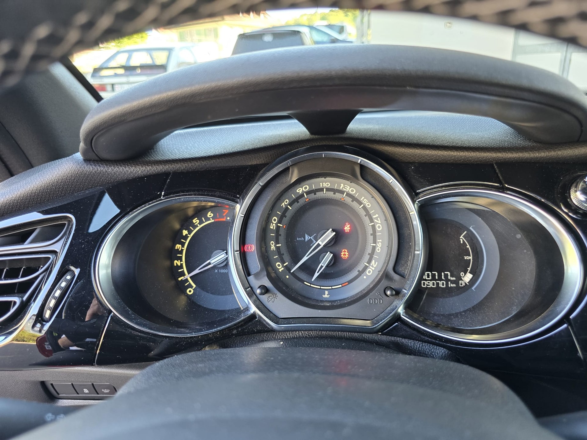 DS AUTOMOBILES DS 3 1.6 THP Sport Chic-image-12