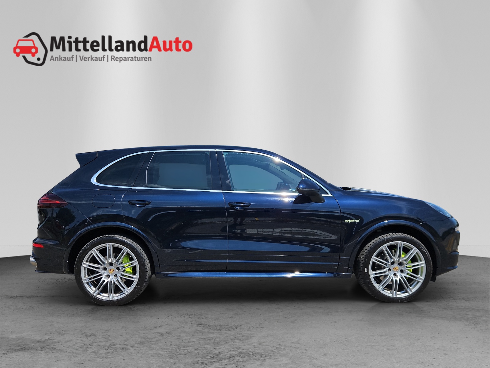 PORSCHE Cayenne S E-Hybrid-image-3