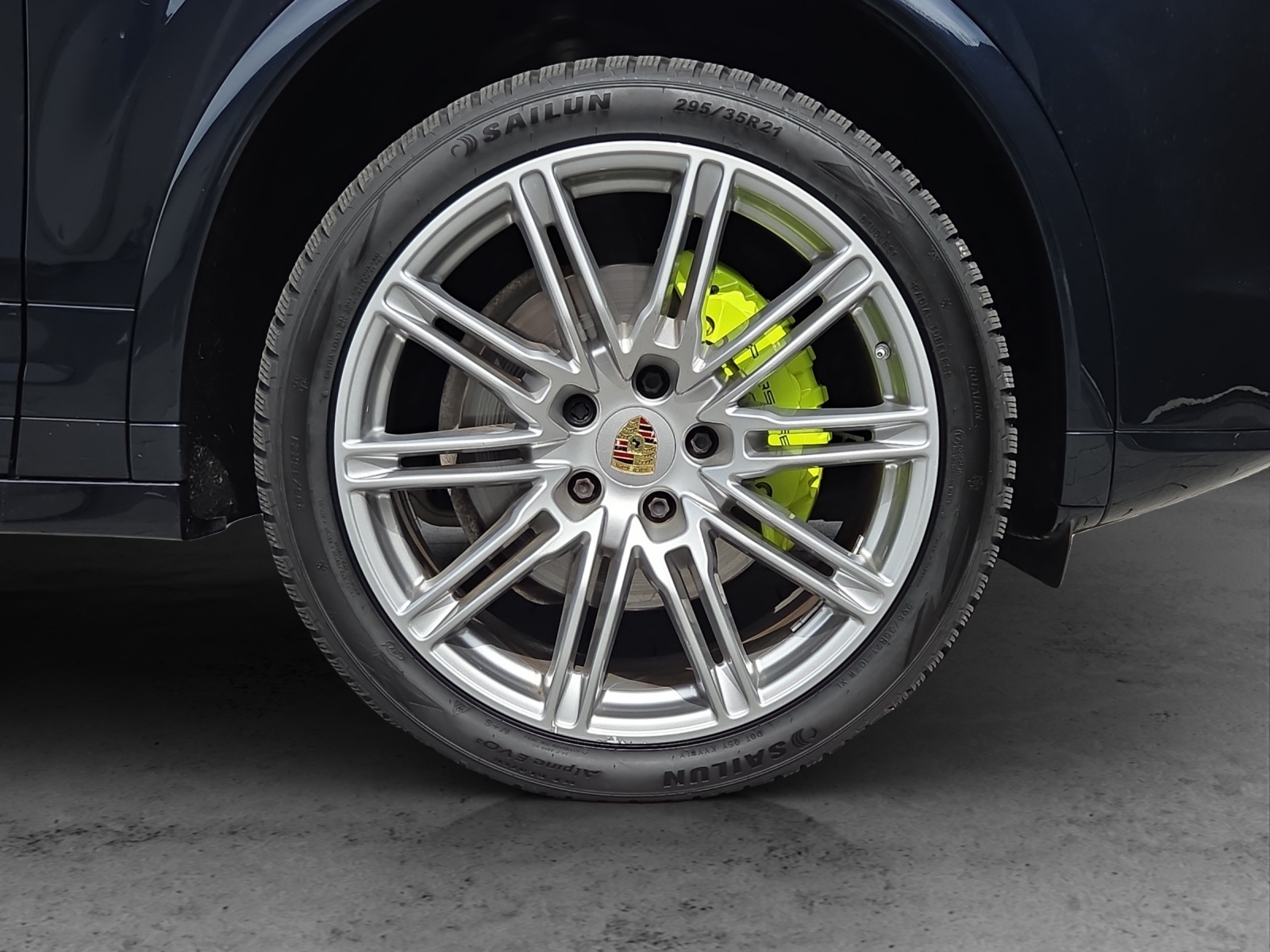 PORSCHE Cayenne S E-Hybrid-image-5